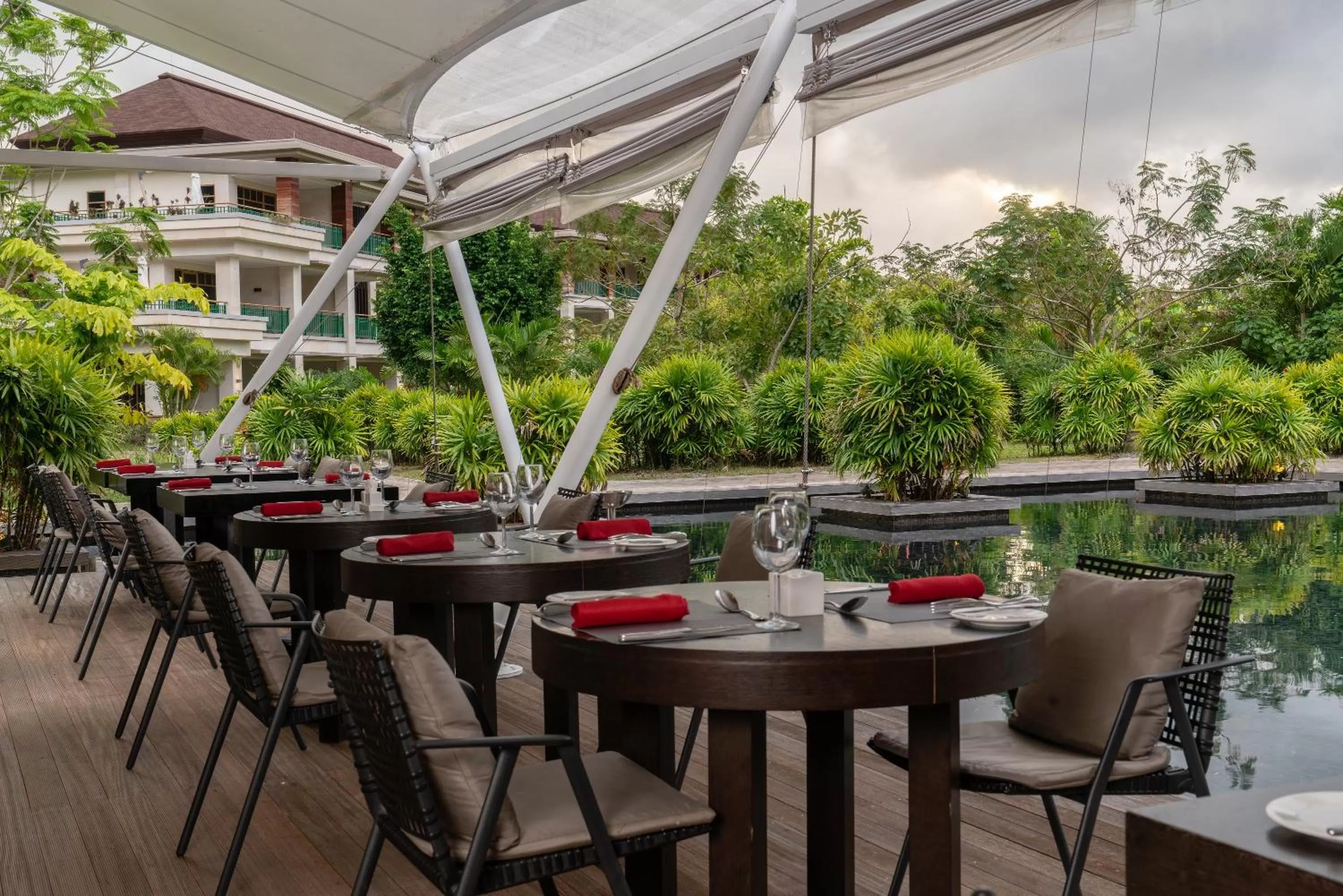 Restaurant/places to eat in Savoy Seychelles Resort & Spa