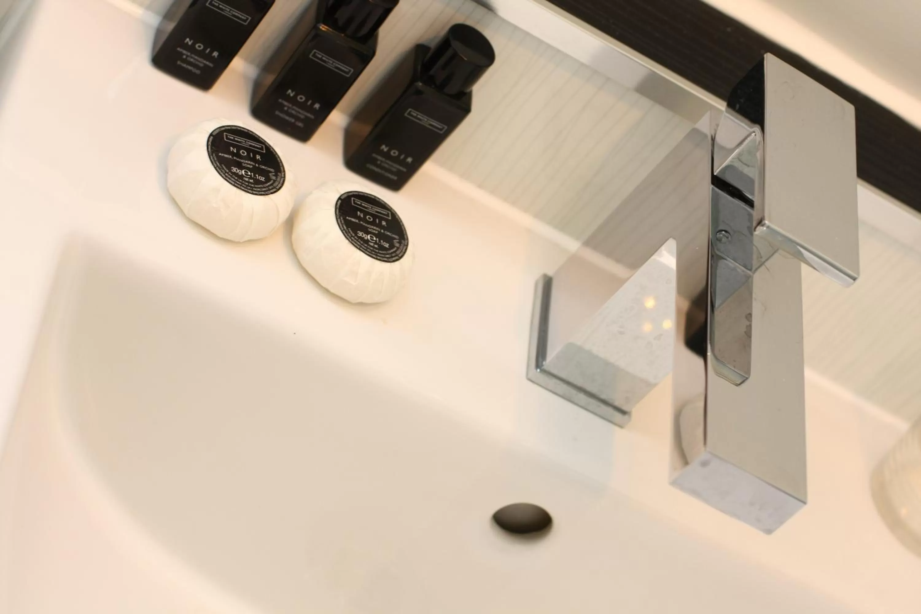 Bathroom in The Ship Leopard Hotel - No Children