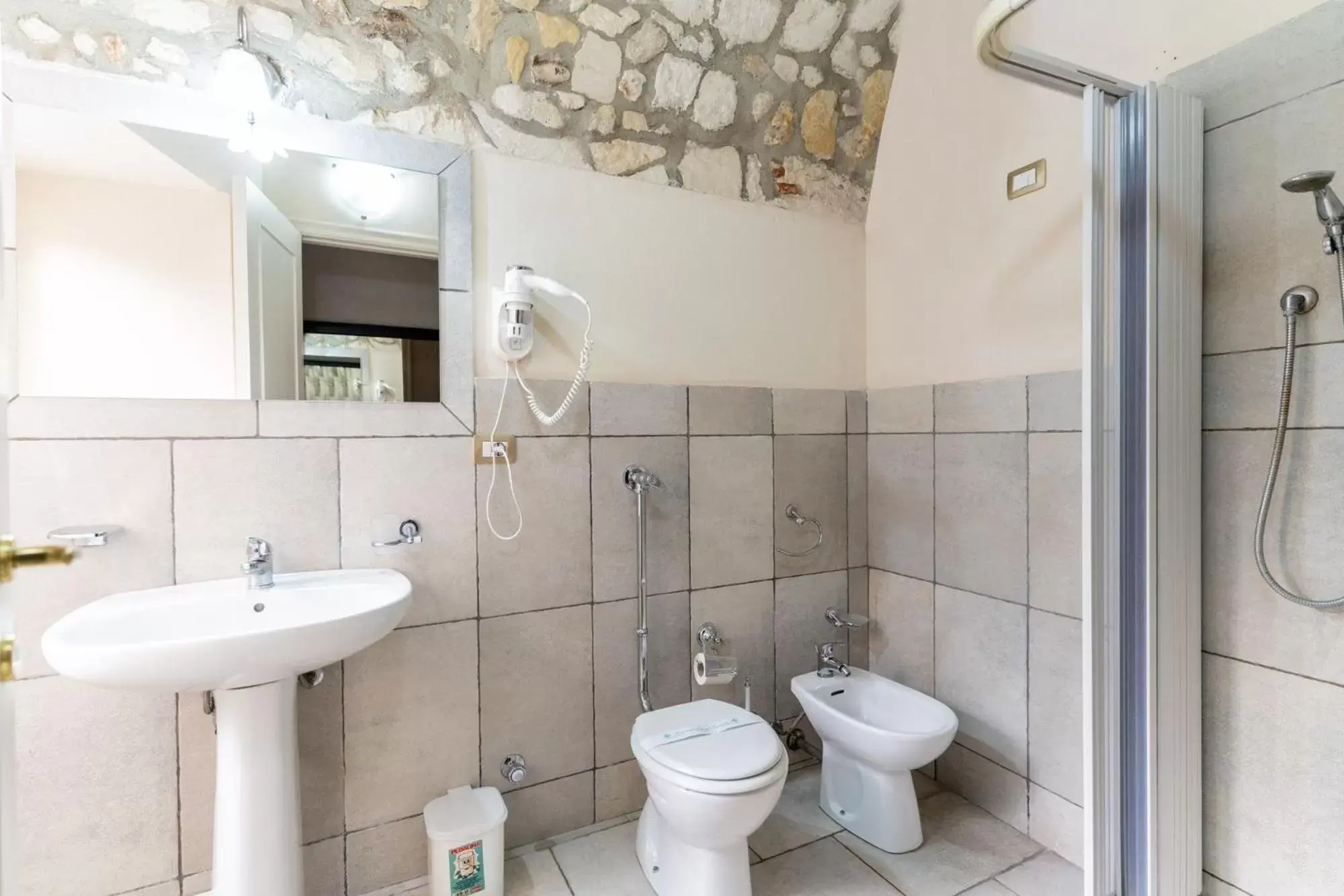 Toilet, Bathroom in Palazzo Il Cavaliere B&B De Charme