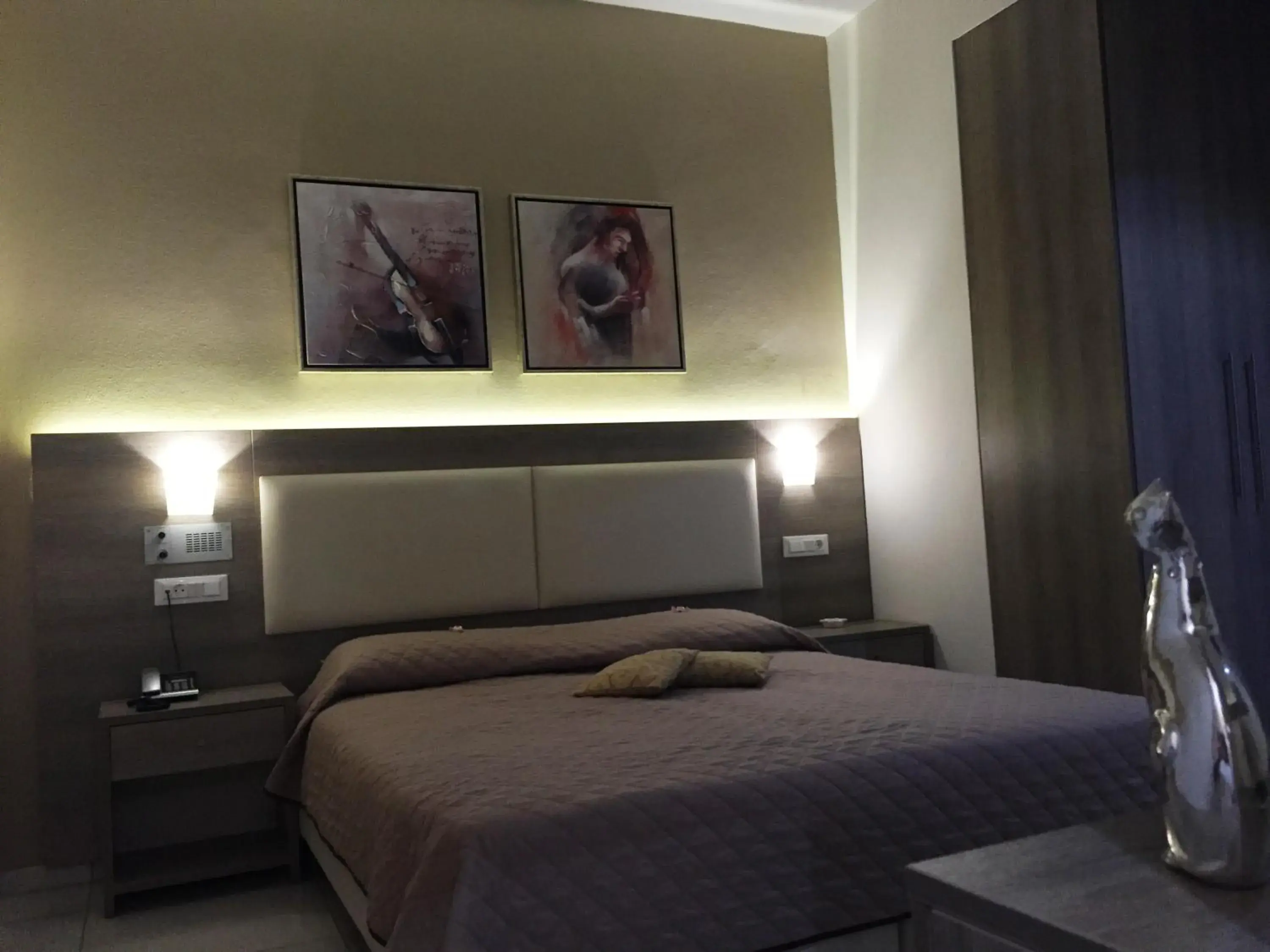 Bed, Room Photo in Voula Hotel