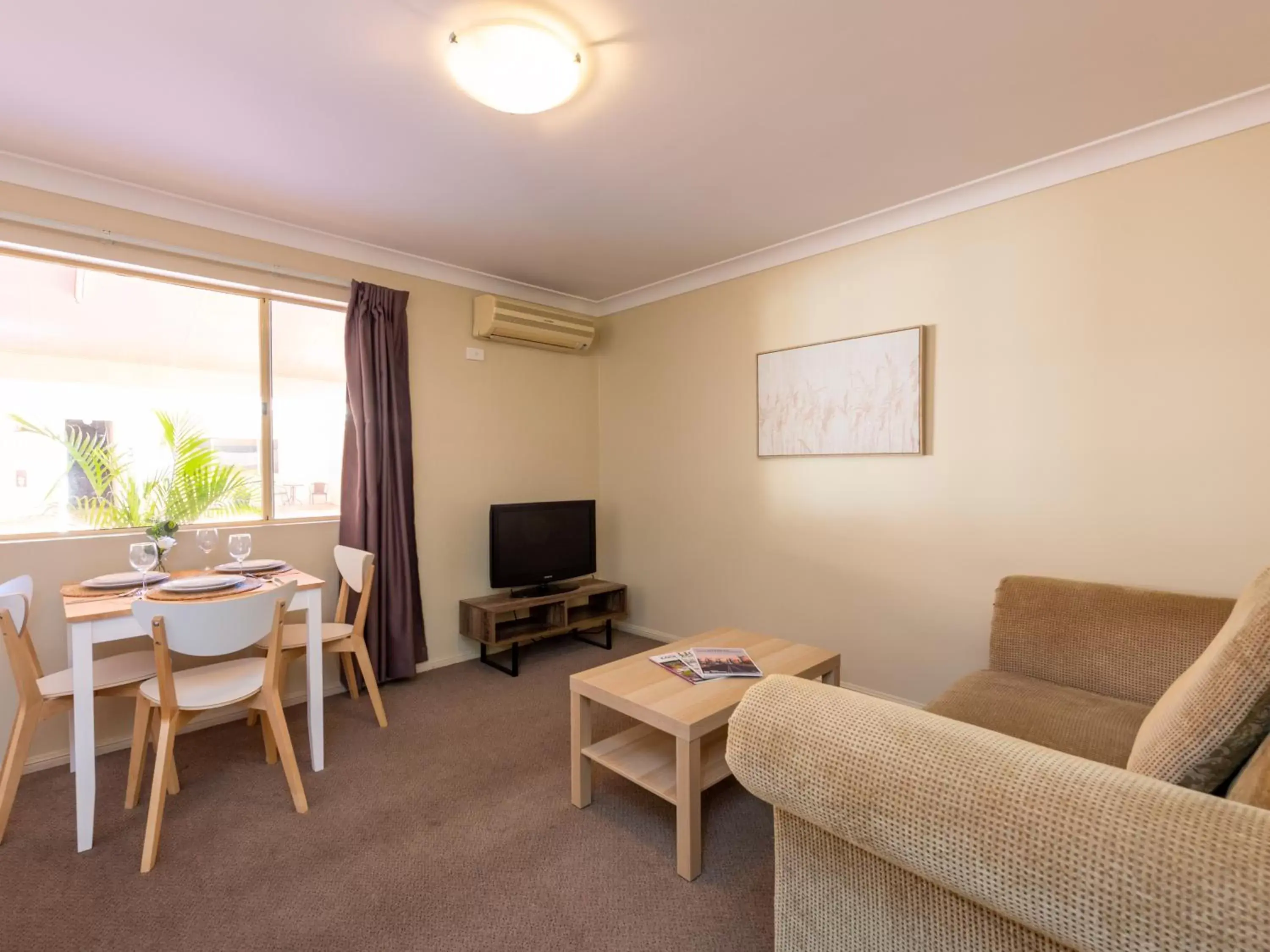 Living room, Seating Area in Villa Nova Motel