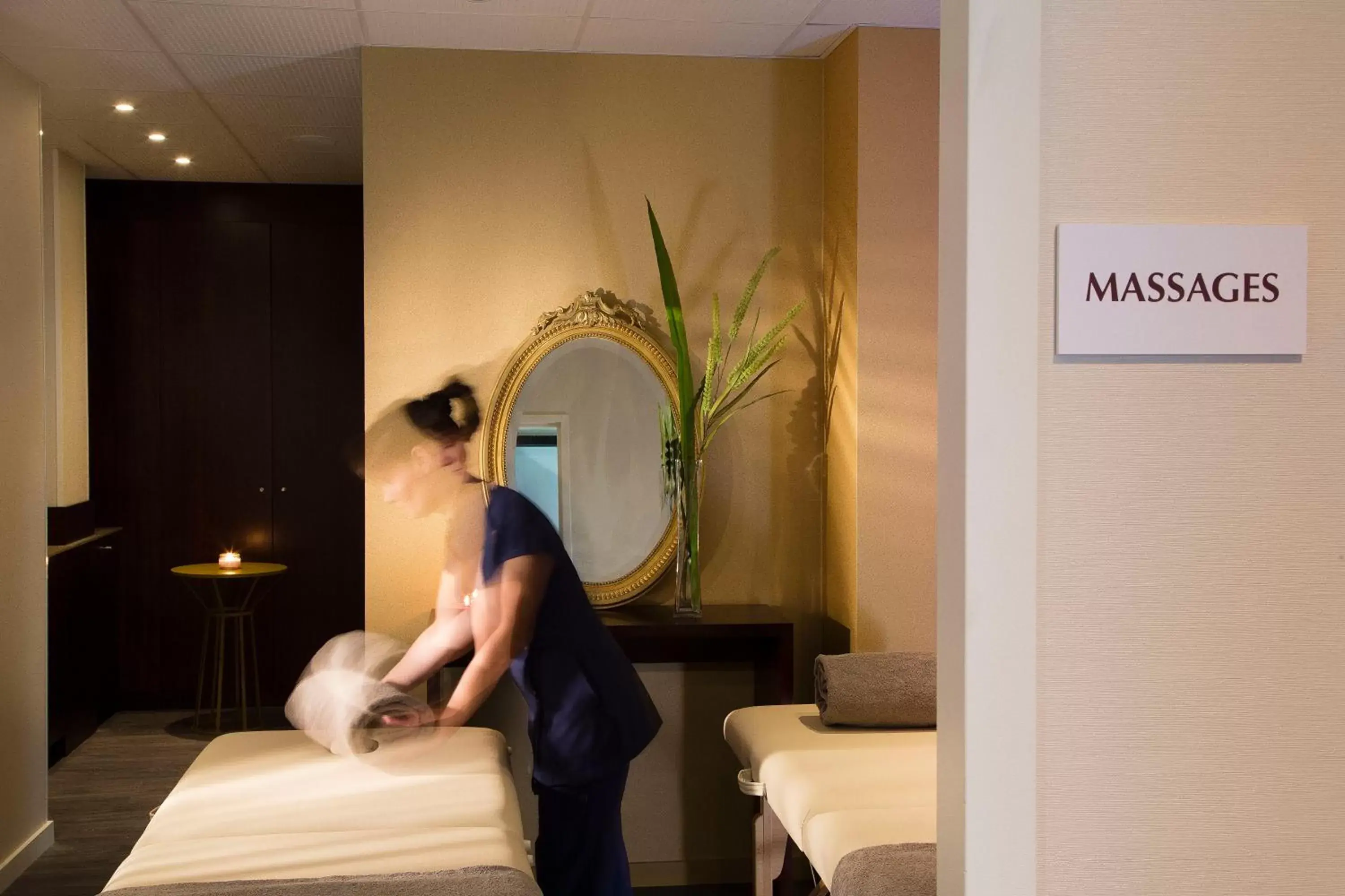 Massage, Lobby/Reception in Hôtel Oceania Le Métropole