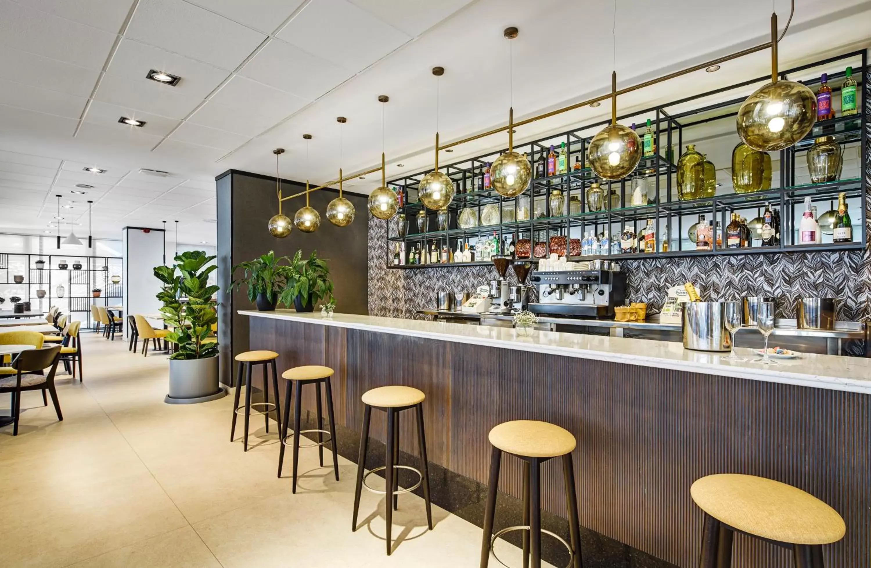 Lounge or bar, Lounge/Bar in Sercotel Madrid Aeropuerto