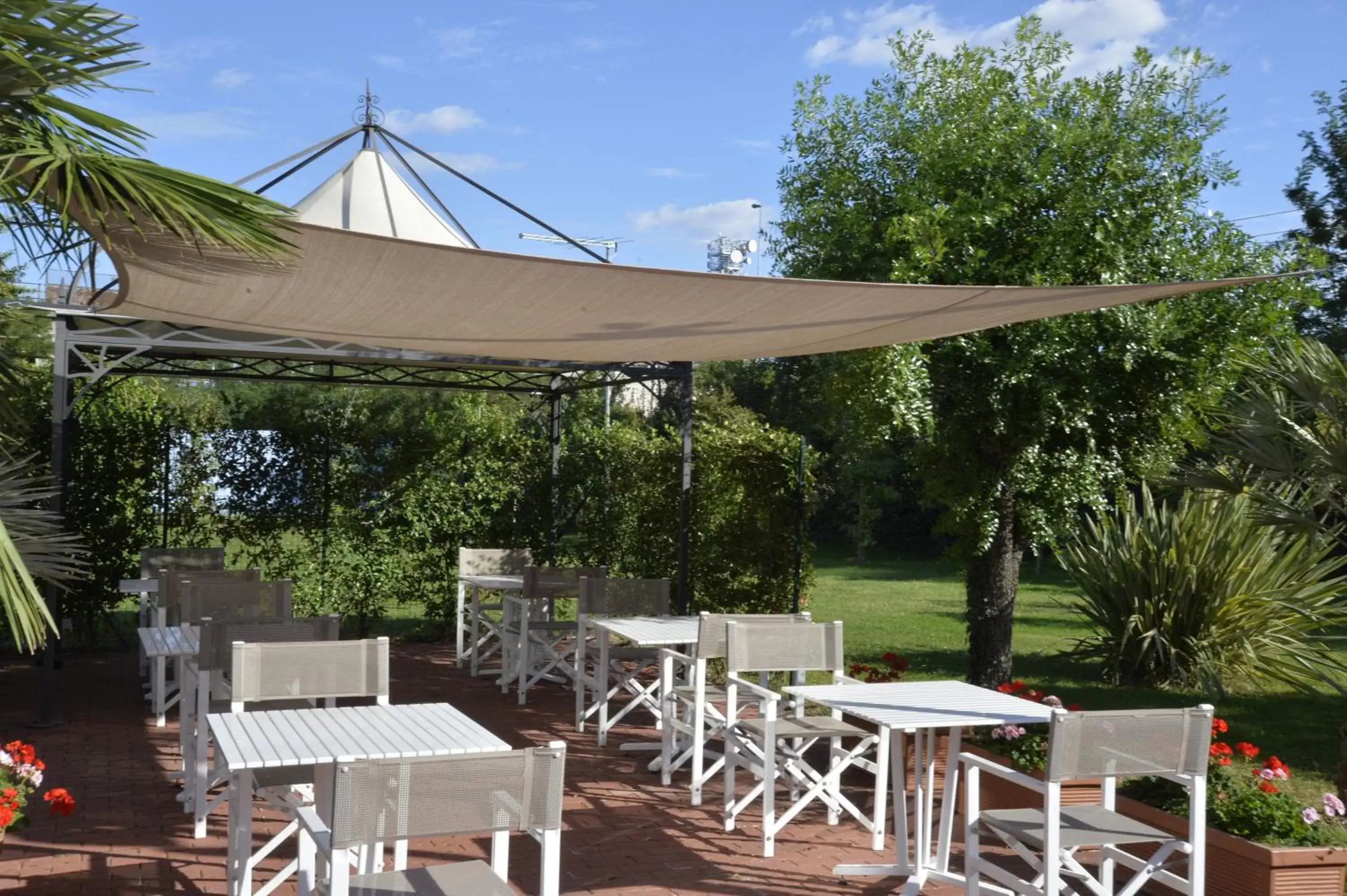 Garden, Restaurant/Places to Eat in Best Western Plus Soave Hotel