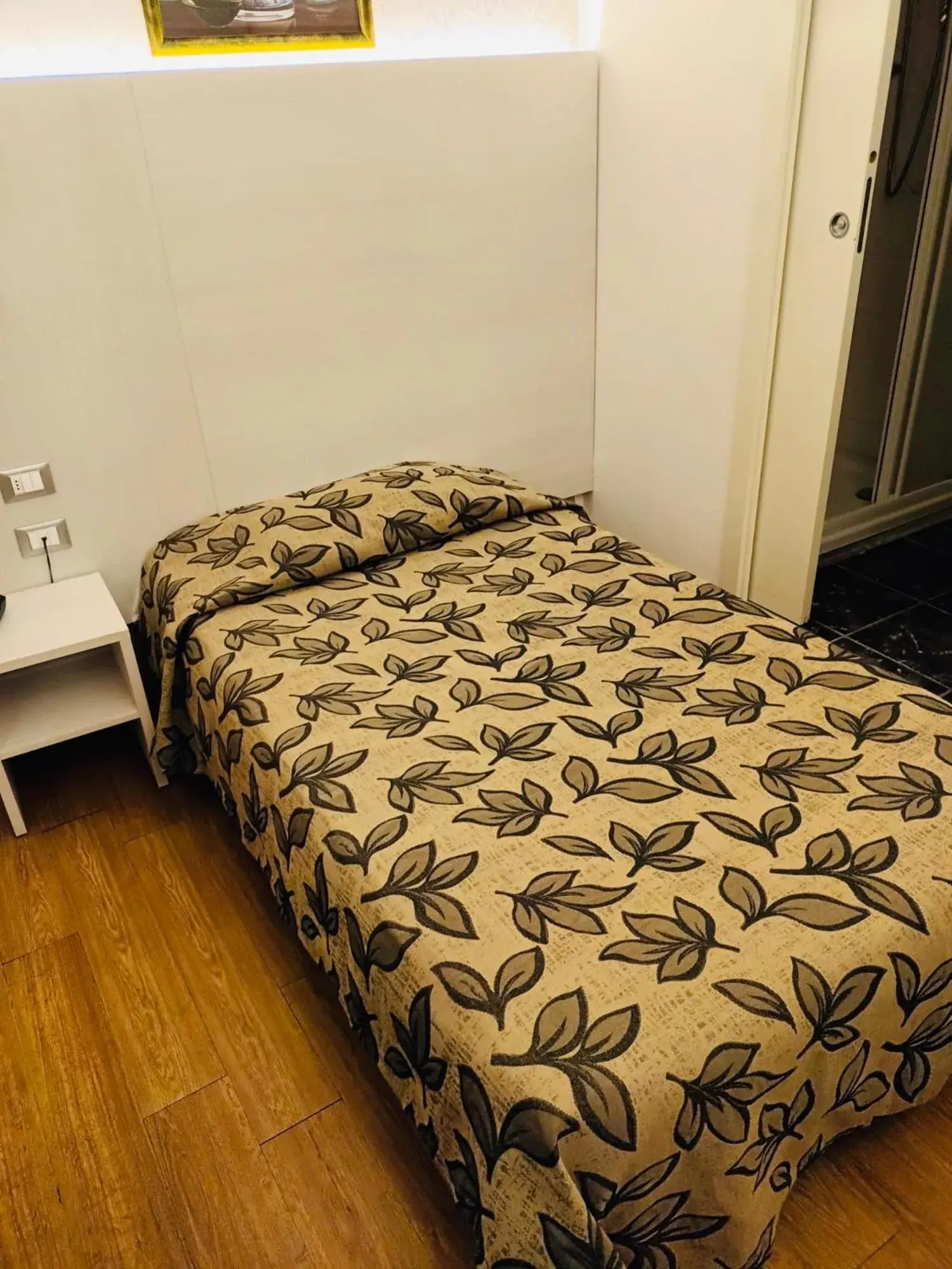 Bedroom, Bed in Albergo Giardinetto
