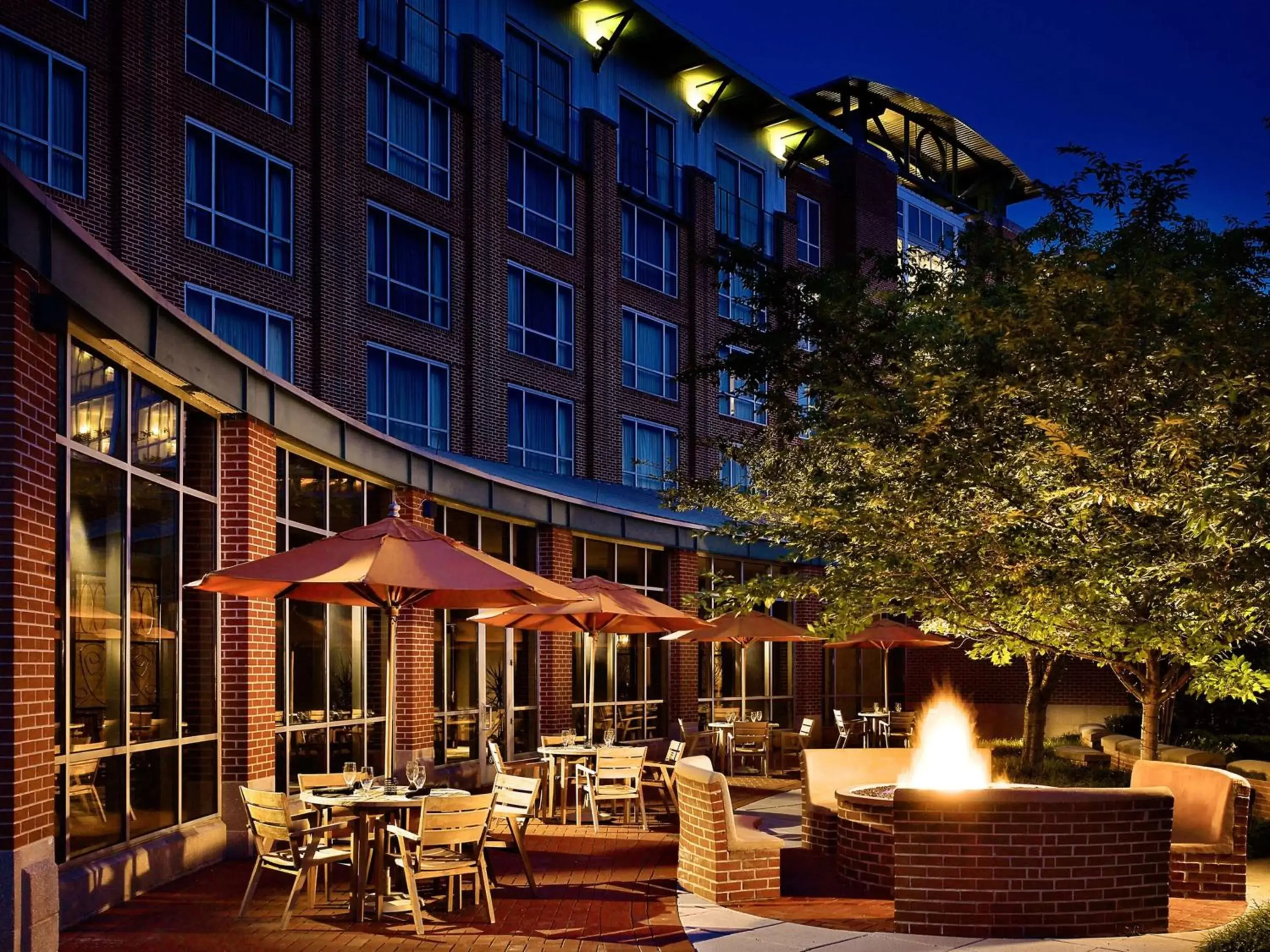 Property Building in The Chattanoogan Hotel, Curio Collection By Hilton