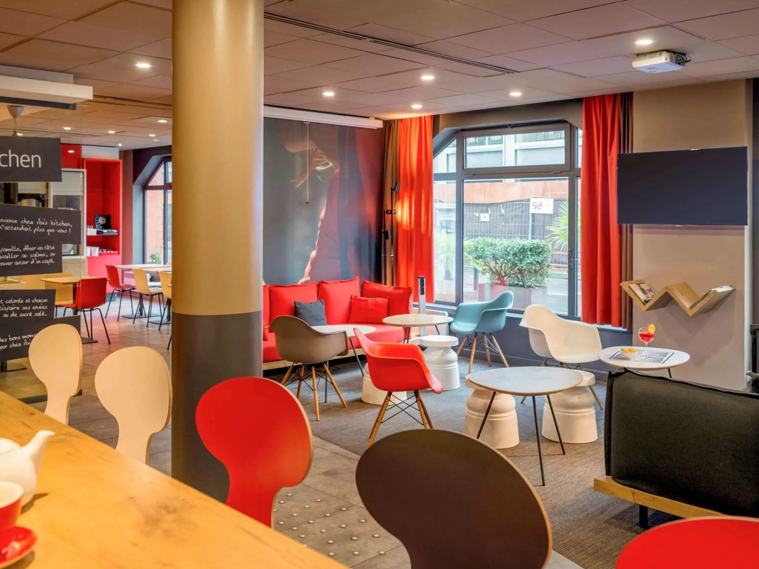 Lounge or bar, Lounge/Bar in ibis Toulouse Centre