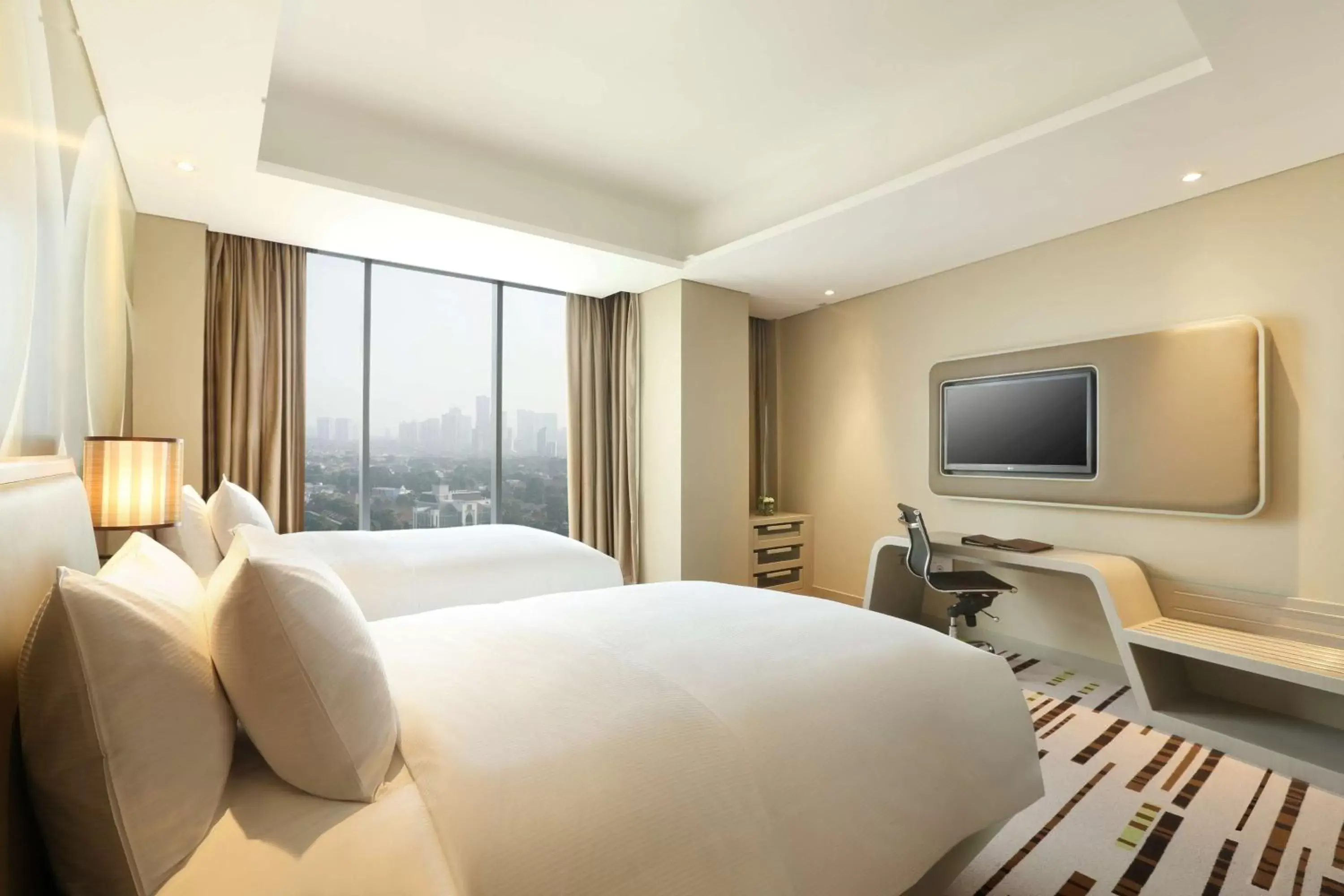 Bed in DoubleTree by Hilton Jakarta - Diponegoro