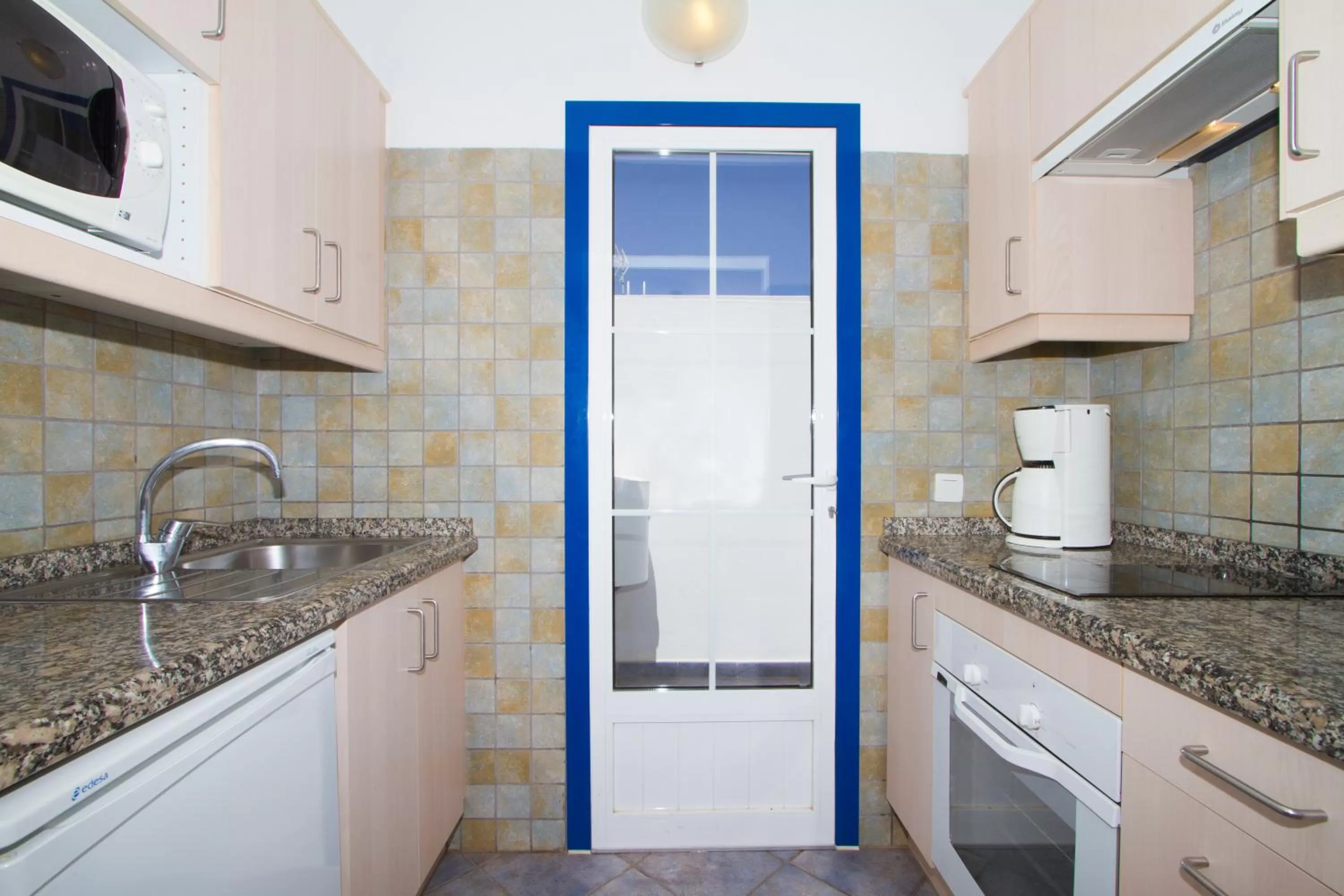 Kitchen or kitchenette in Nautilus Lanzarote