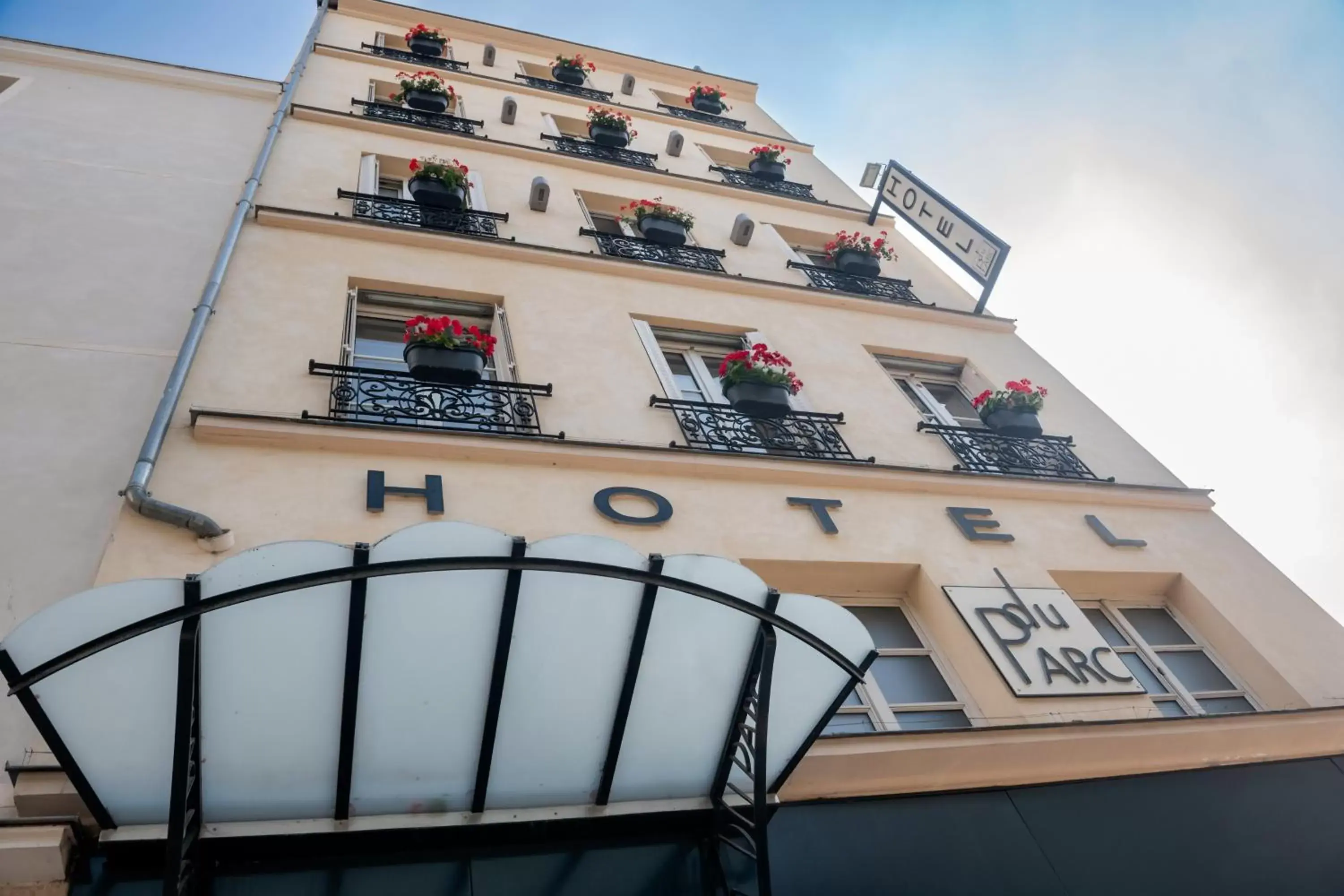 Facade/entrance, Property Building in Hôtel du Parc Montparnasse