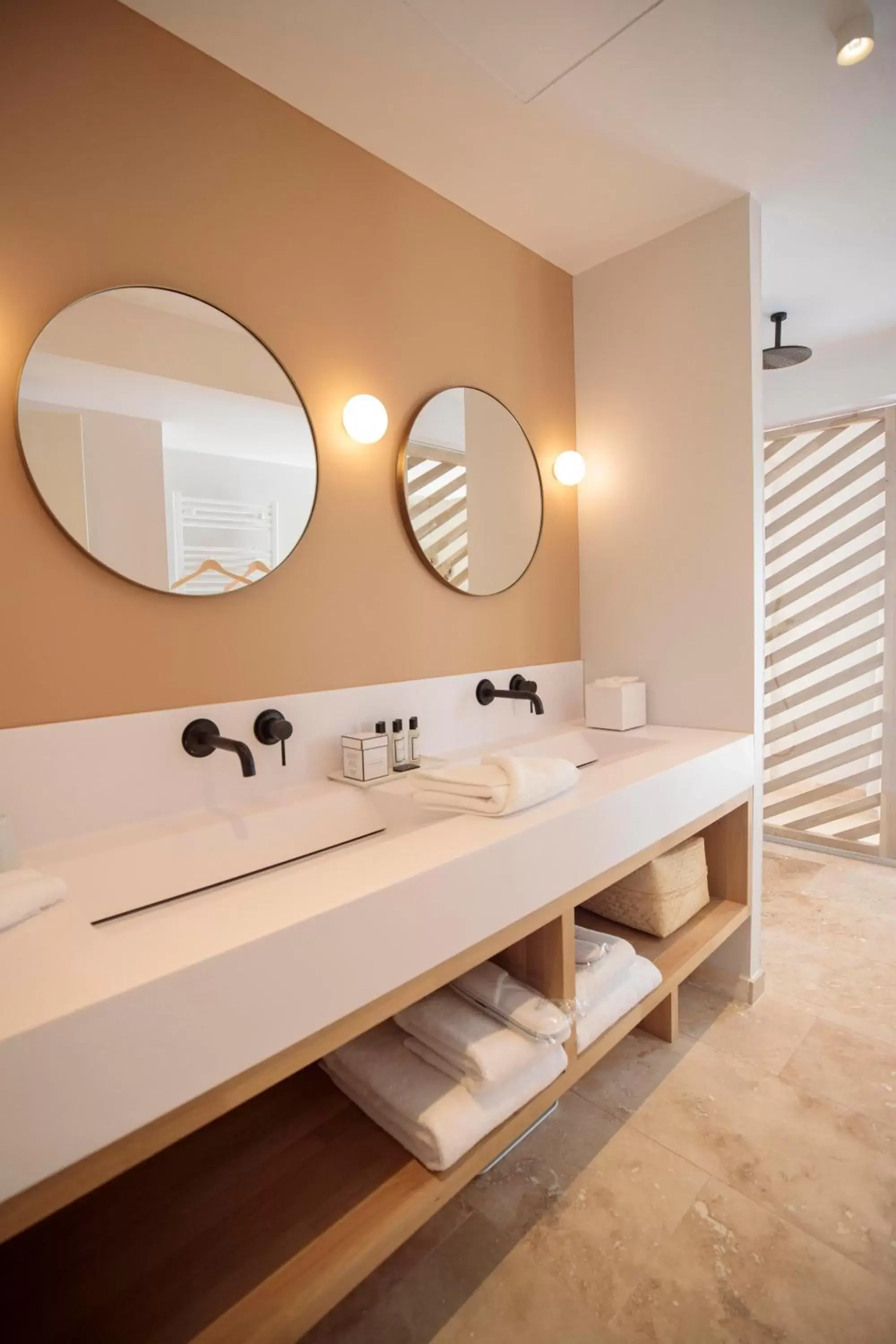 Bathroom in Château L'Hospitalet Wine Resort Beach & Spa