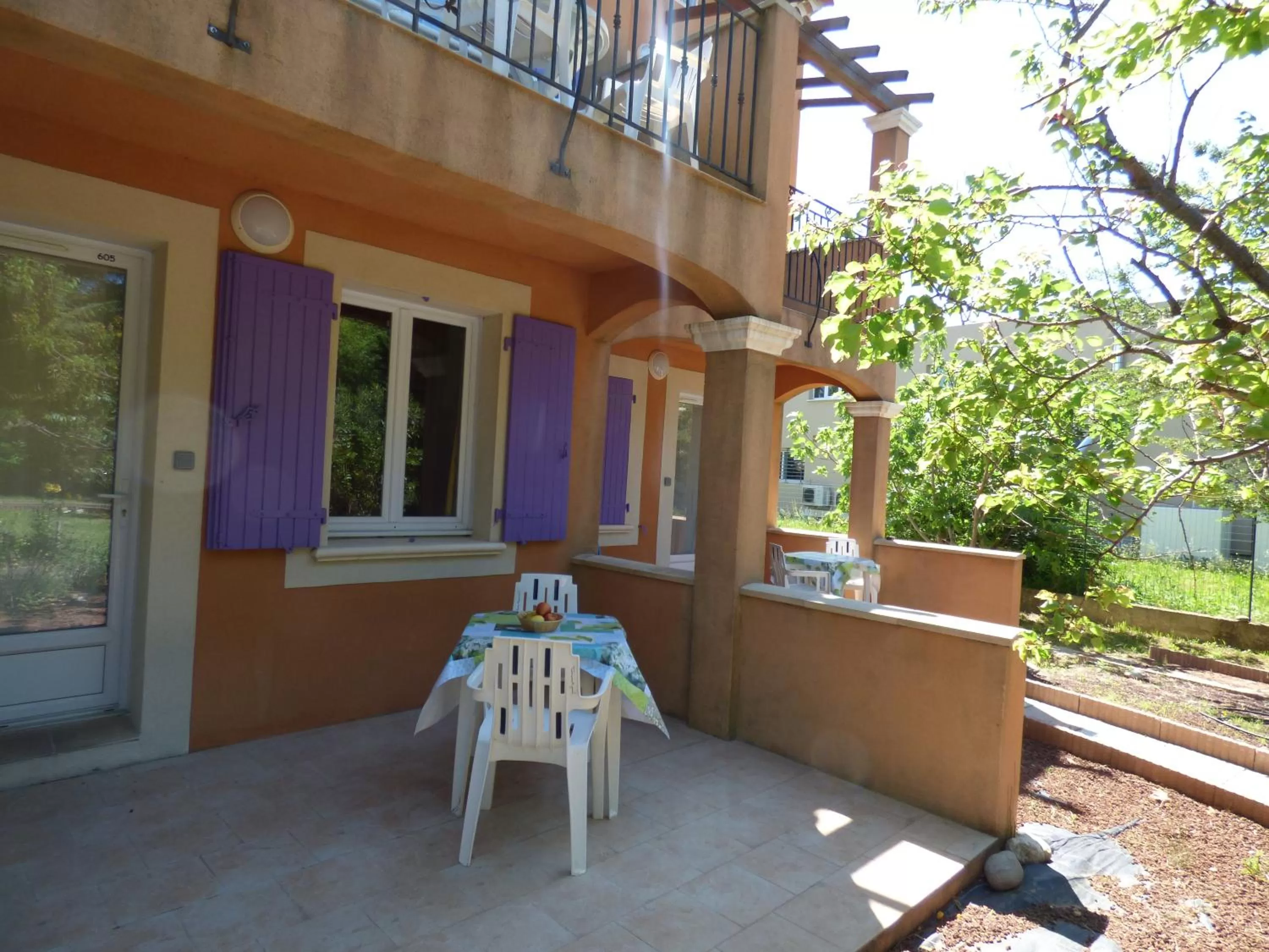 Patio in Appart'Hotel Festival Sud Aqua - Avignon TGV