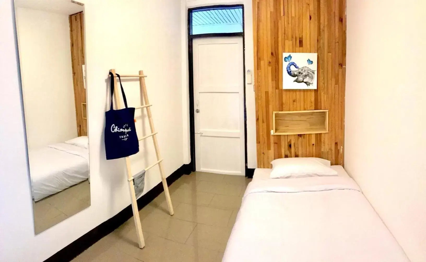 Bed in Cozy by Funwahn Bed in Cozy by Funwahn