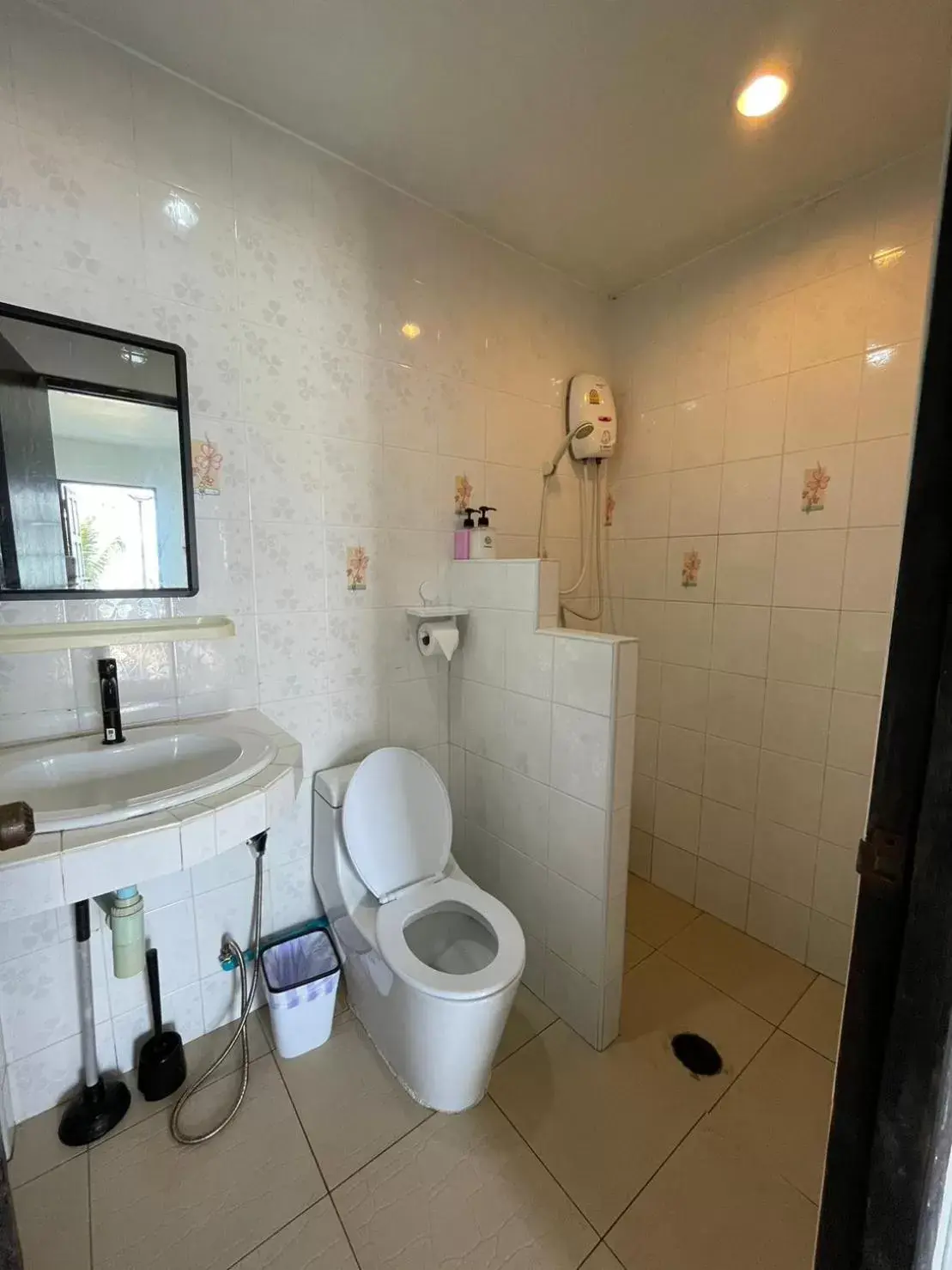 Bathroom in Cliff Cottage