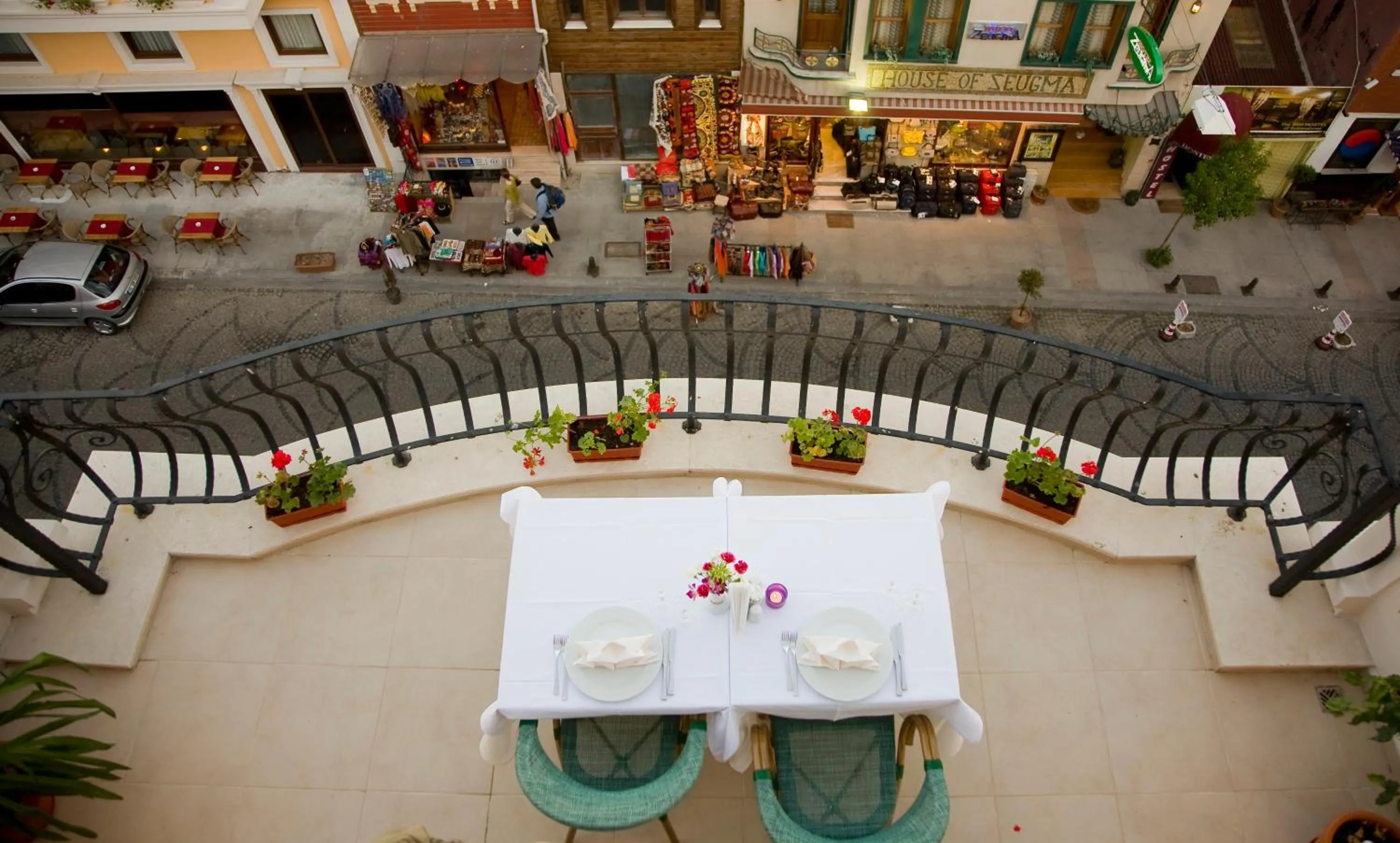 Property building in GLK PREMIER Regency Suites & Spa