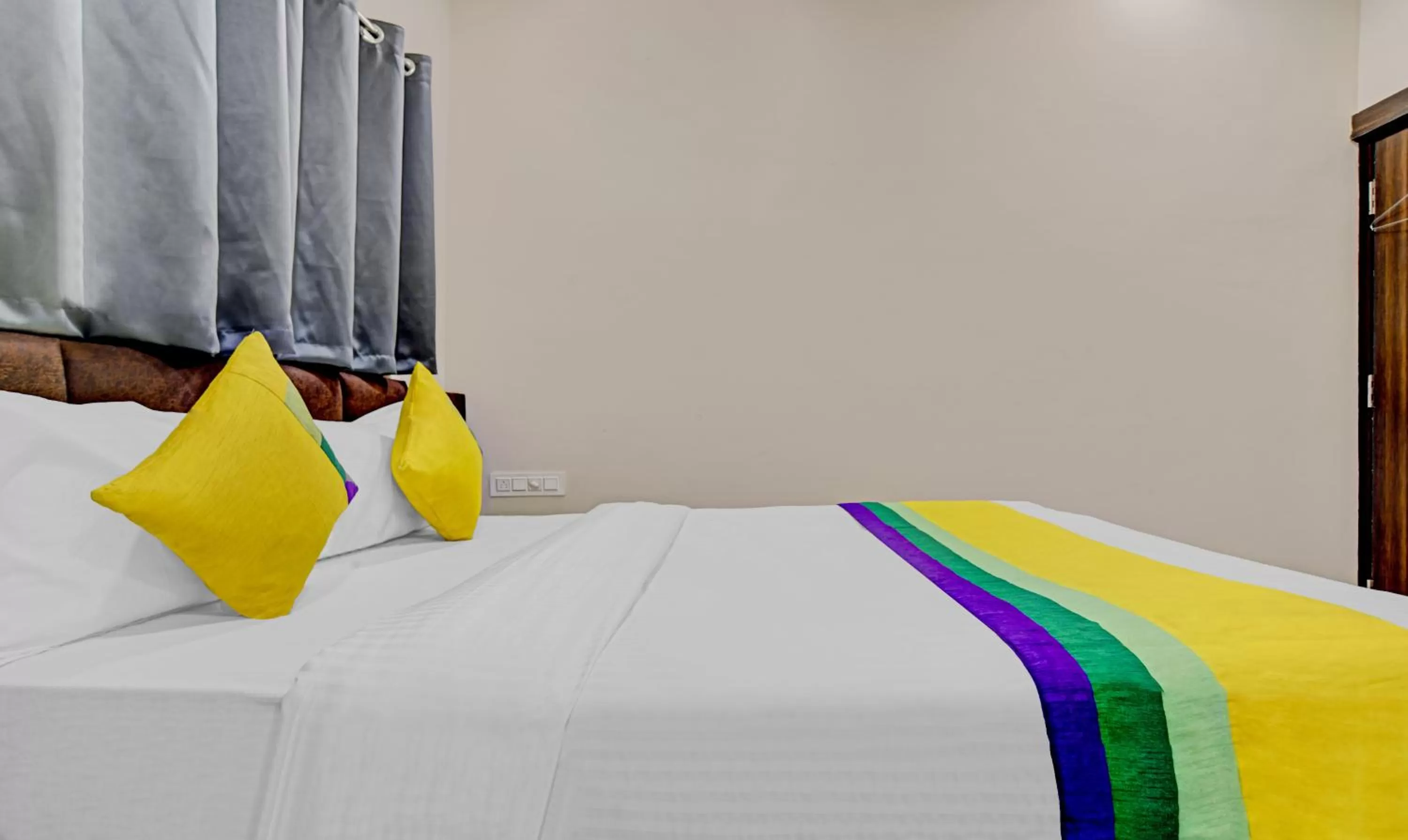 Bed in Hotel Anand Shree Near Airport,Indore