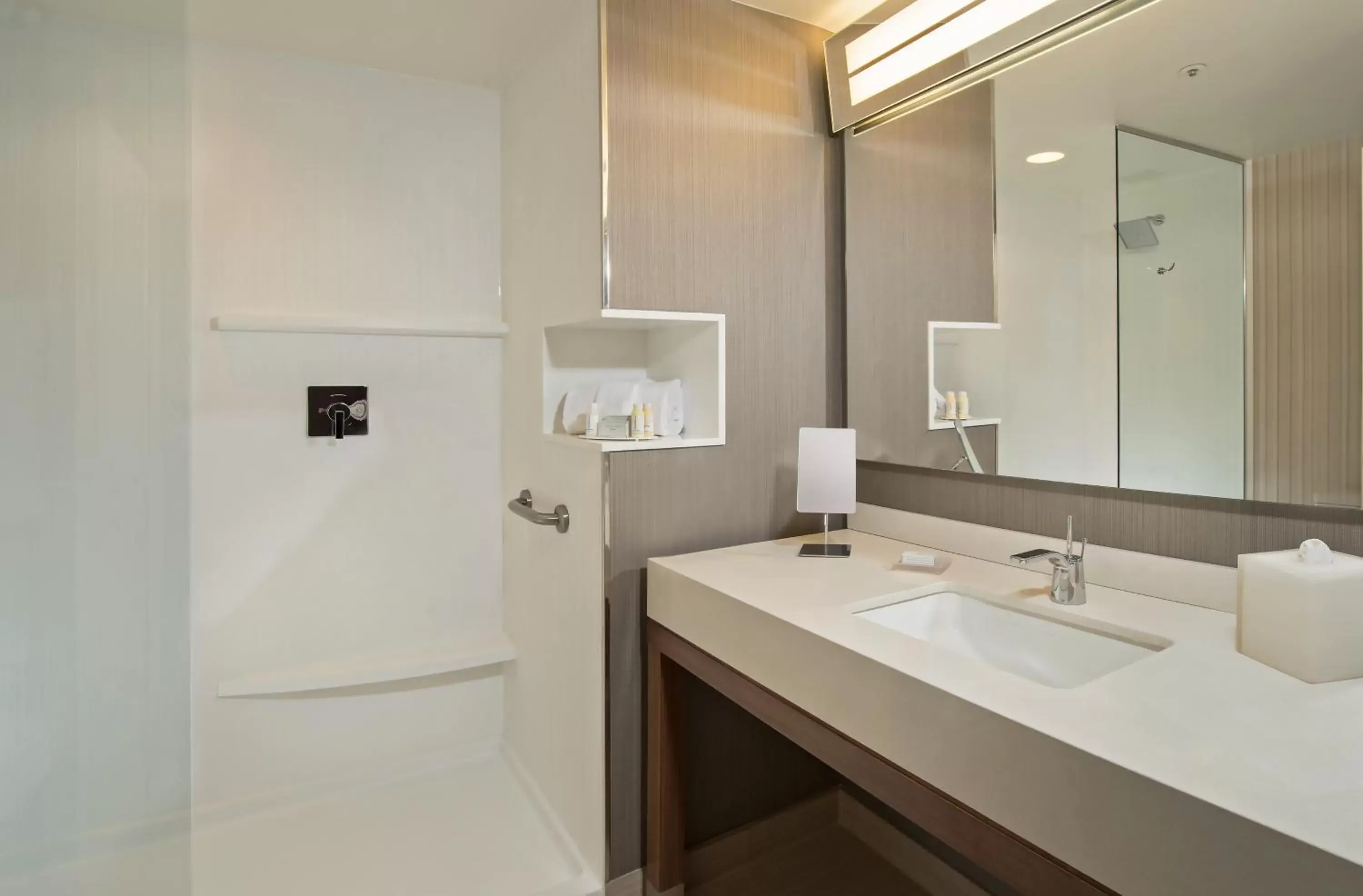 King Loft Suite with Sofa Bed in Courtyard by Marriott Oxford King Loft Suite with Sofa Bed in Courtyard by Marriott Oxford