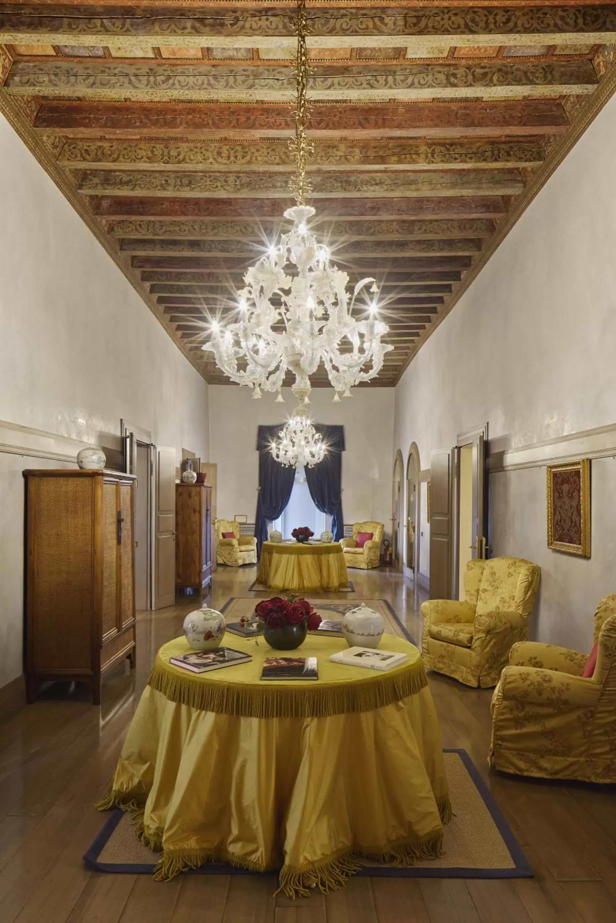 Communal lounge/ TV room, Banquet Facilities in Albergo Cappello