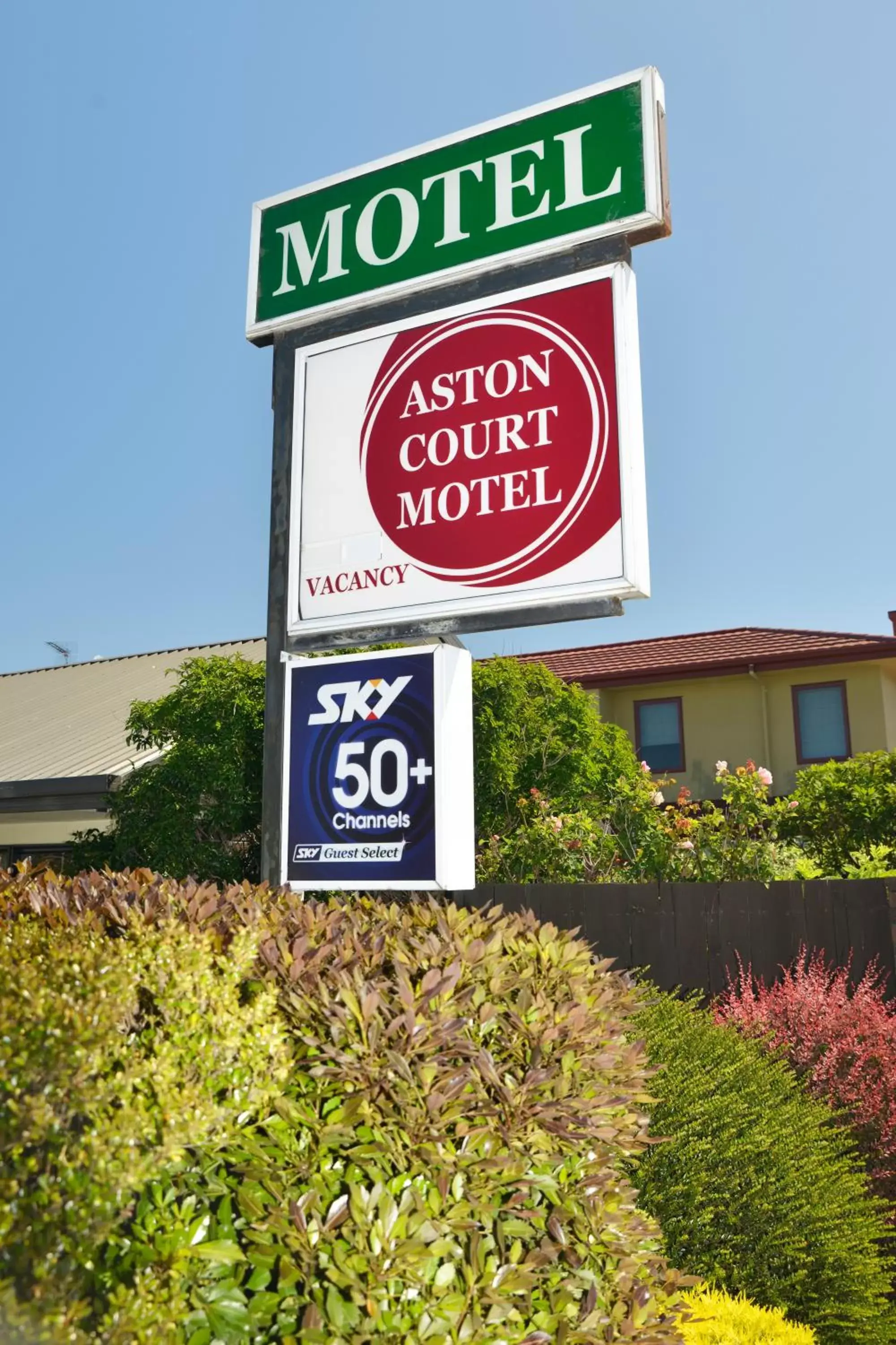 Facade/entrance in Aston Court Motel