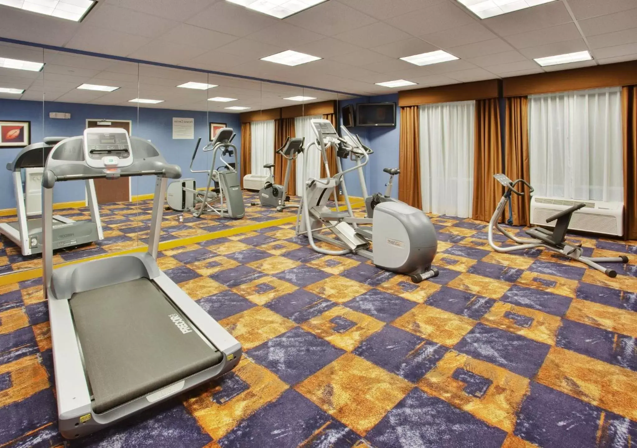 Spa and wellness centre/facilities, Fitness Center/Facilities in Holiday Inn Express & Suites Sacramento NE Cal Expo, an IHG Hotel