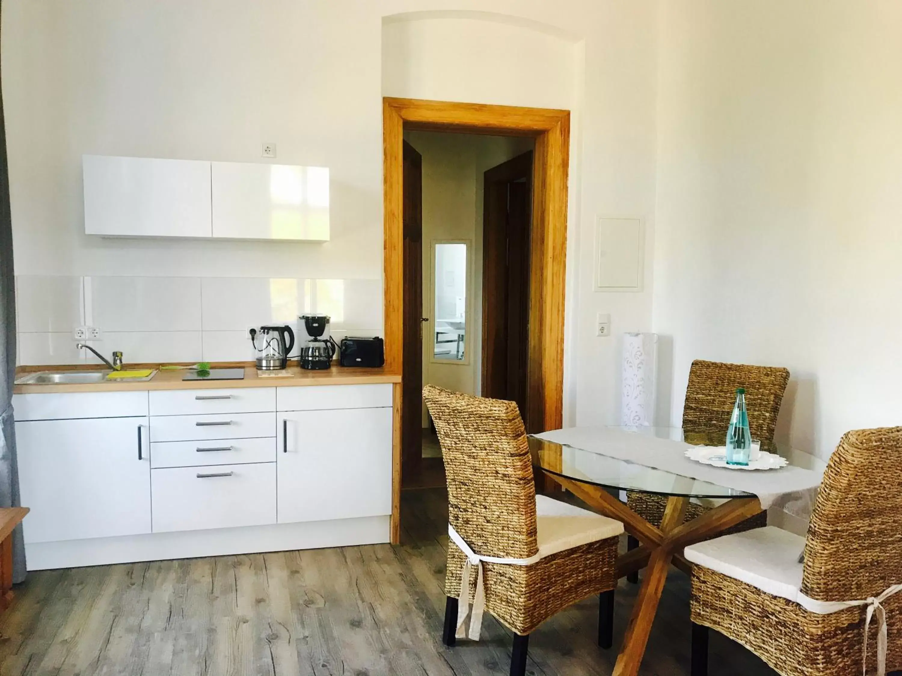Bedroom, Kitchen/Kitchenette in Dein Gutshof Hotel & Ferienwohnungen