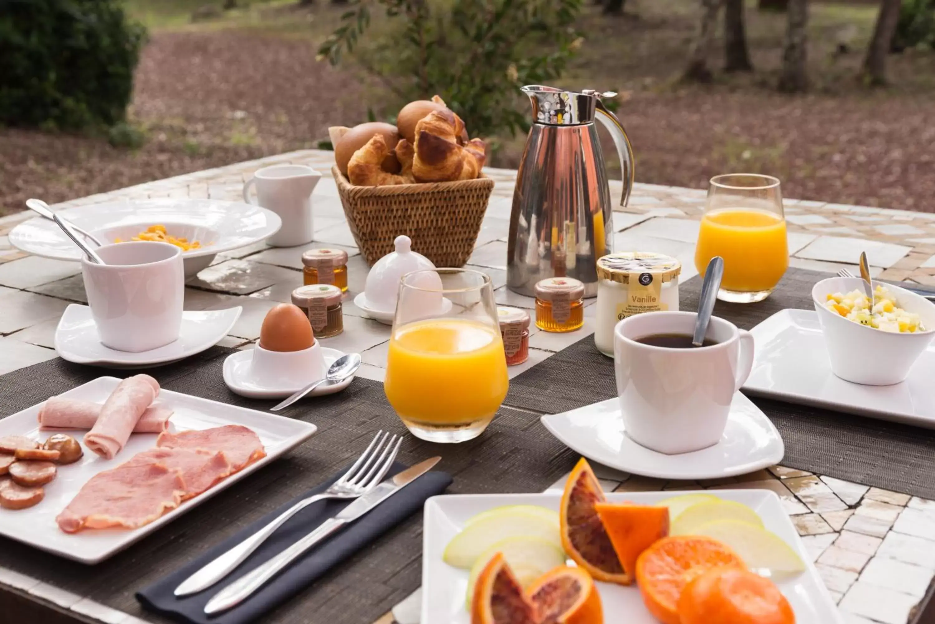 Continental breakfast, Breakfast in Hôtel Disini Montpellier Est, The Originals Relais (Relais du Silence)