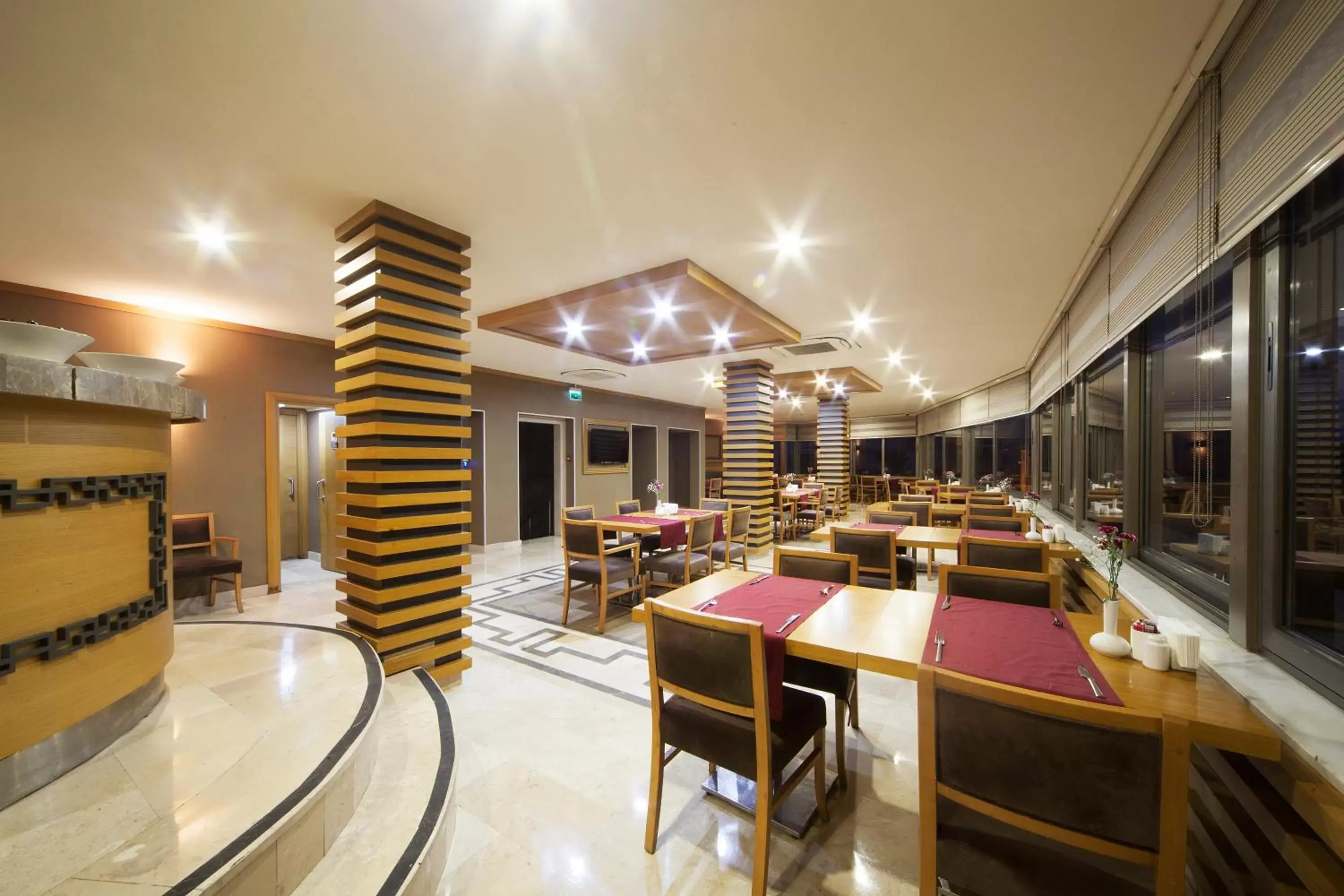 Restaurant/Places to Eat in Delta Hotel Istanbul