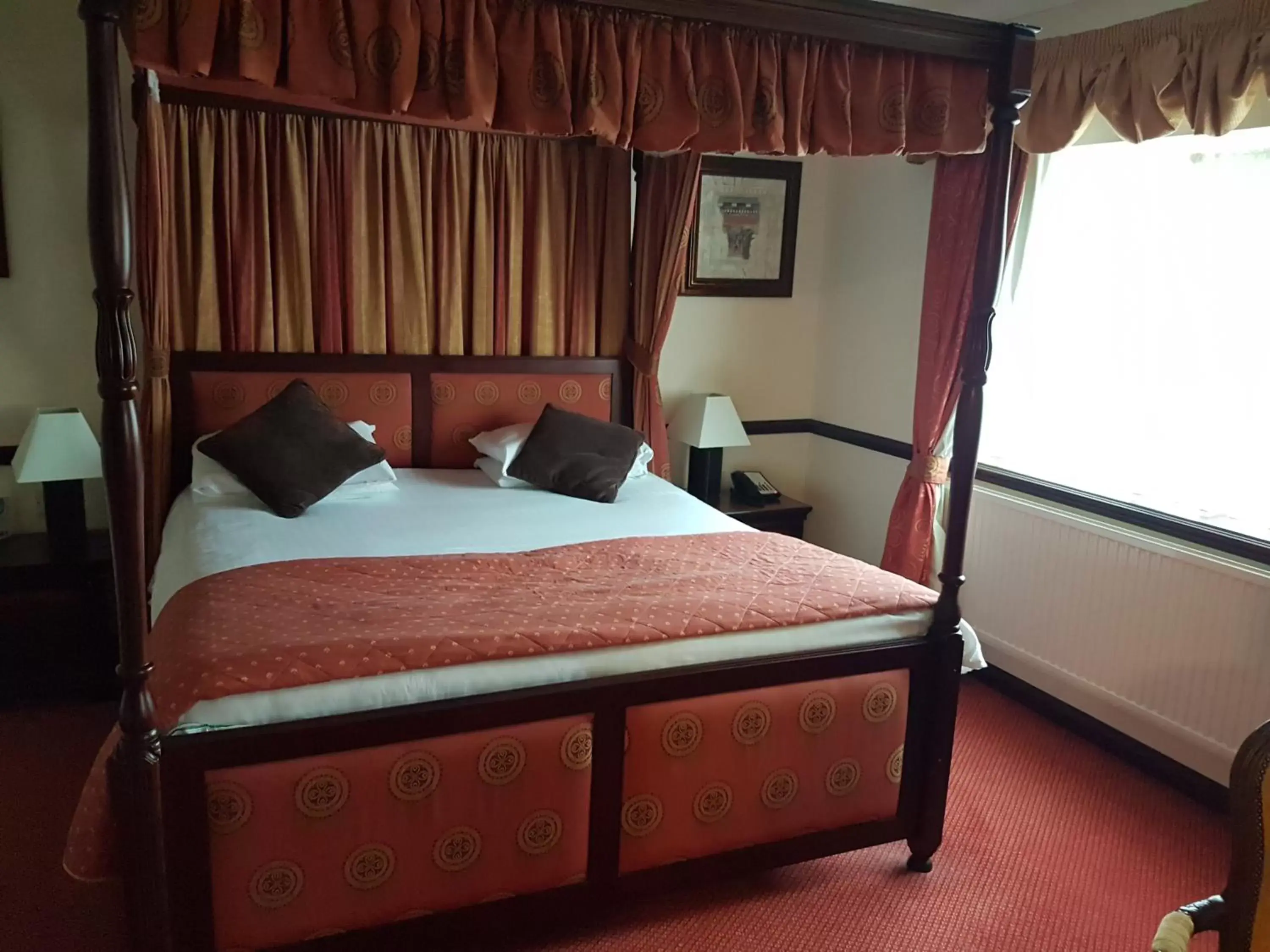 Bedroom, Bed in Best Western Rockingham Forest Hotel