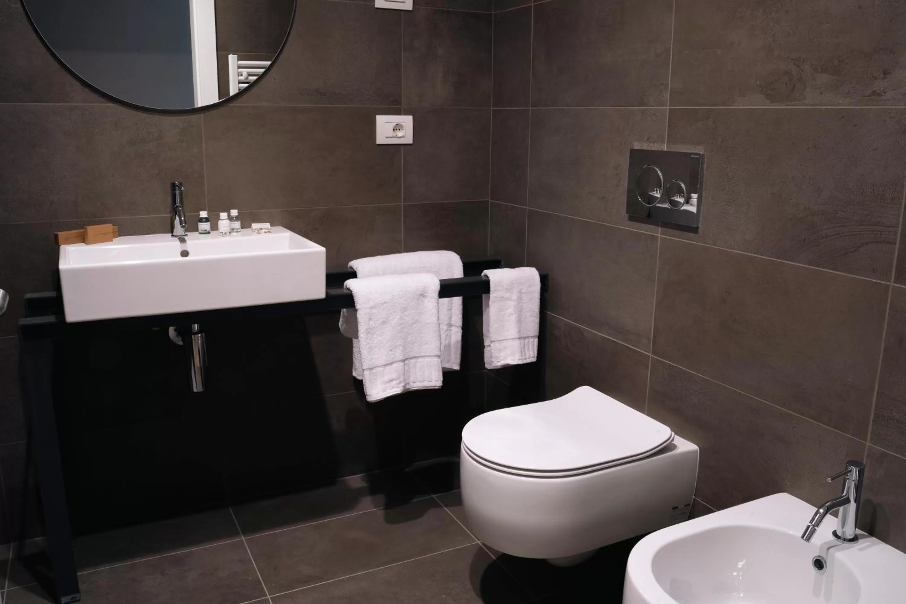 Toilet in VILLA MANZONI