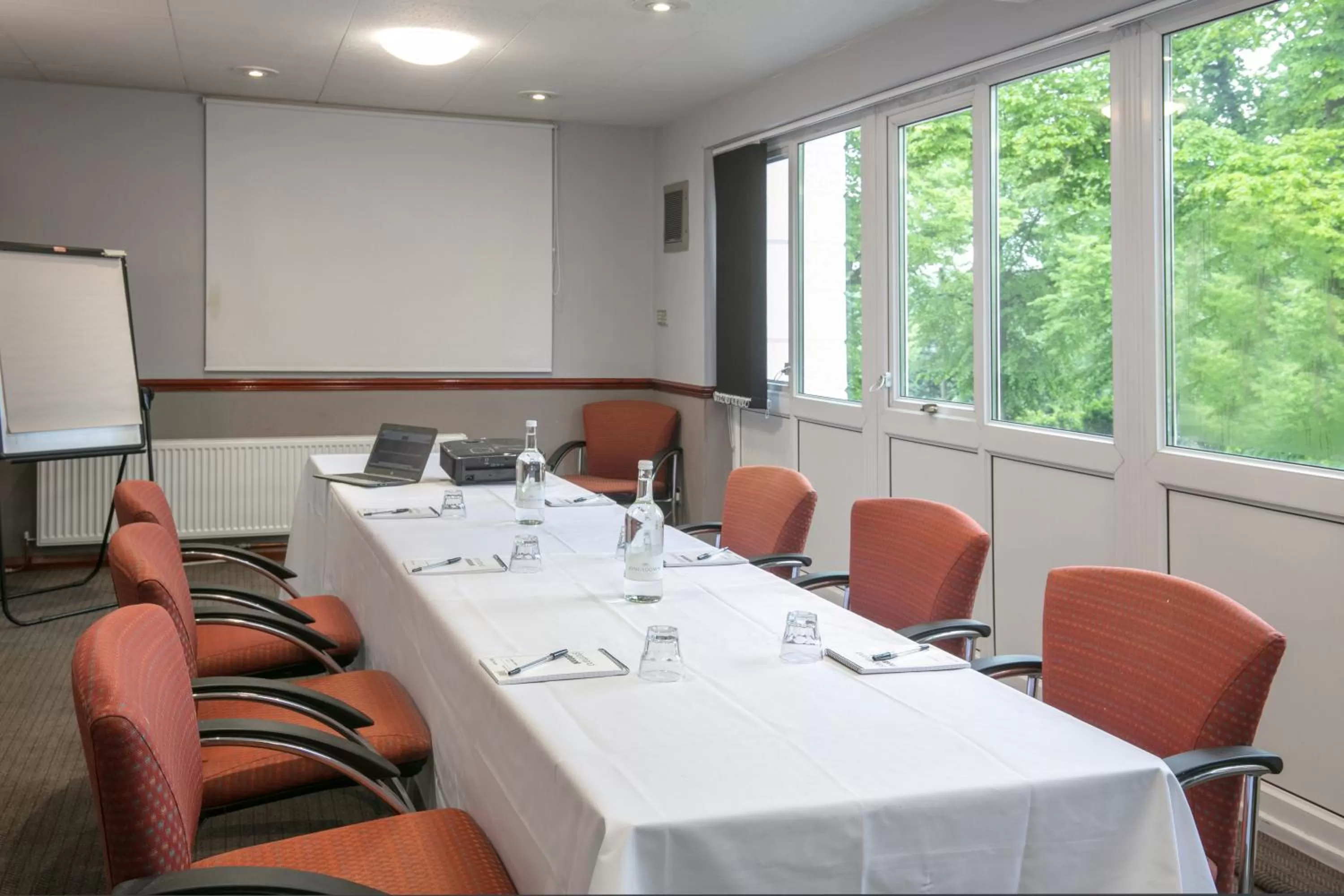 Meeting/conference room in The Jephson Hotel; BW Signature Collection