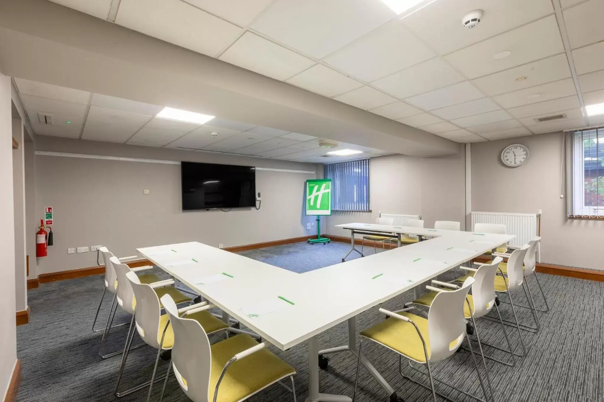 Meeting/conference room in Holiday Inn Brentwood, an IHG Hotel