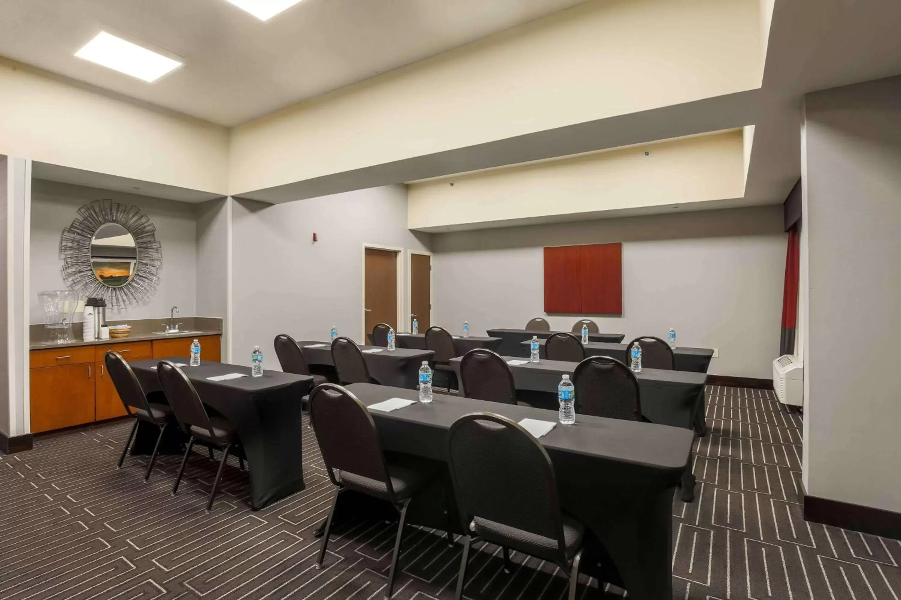 Meeting/conference room in Hampton Inn Memphis-Southwind