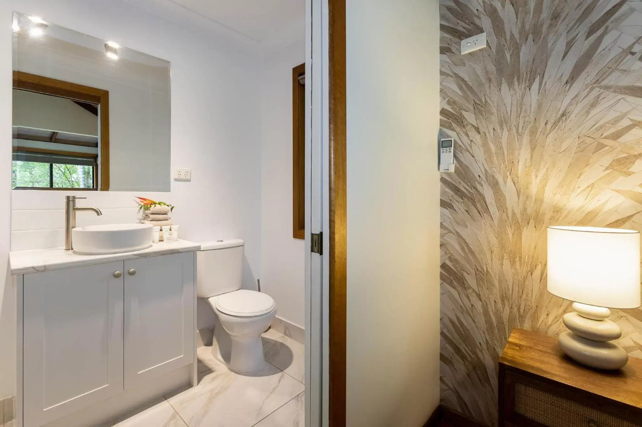 Bathroom in Lake Weyba Cottages Noosa