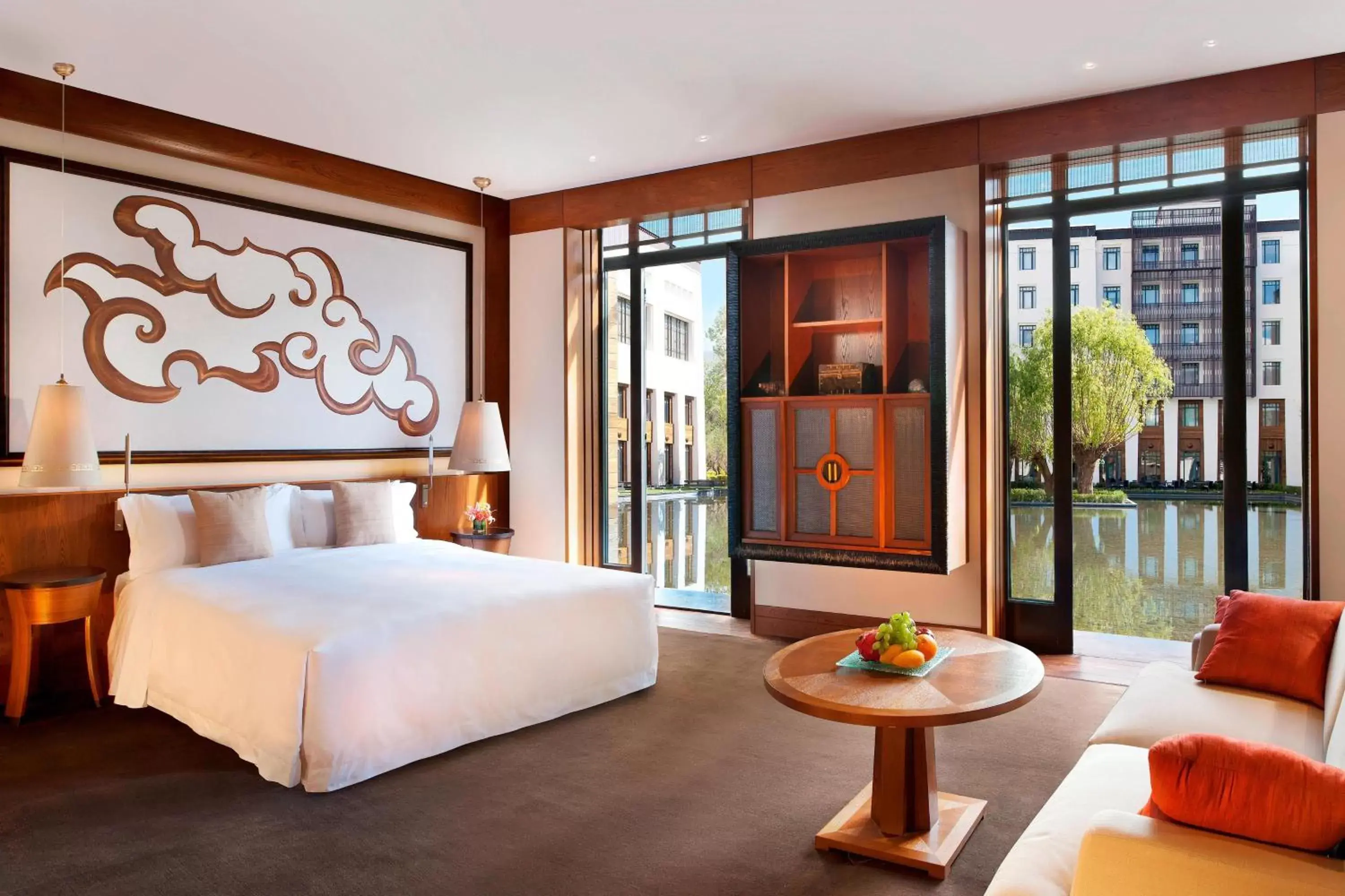 Bedroom in The St. Regis Lhasa Resort