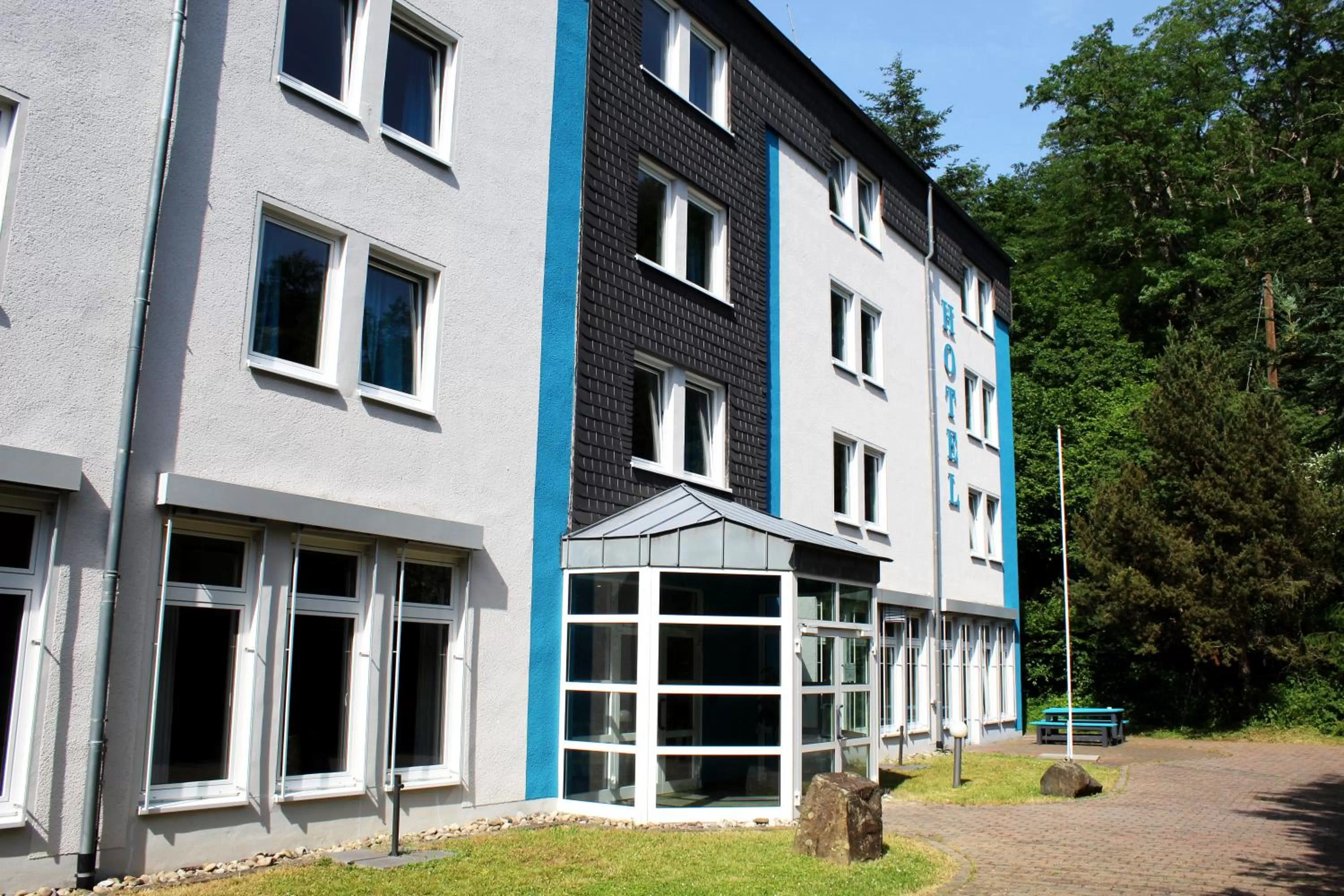 Property building in besttime Hotel Bendorf Koblenz