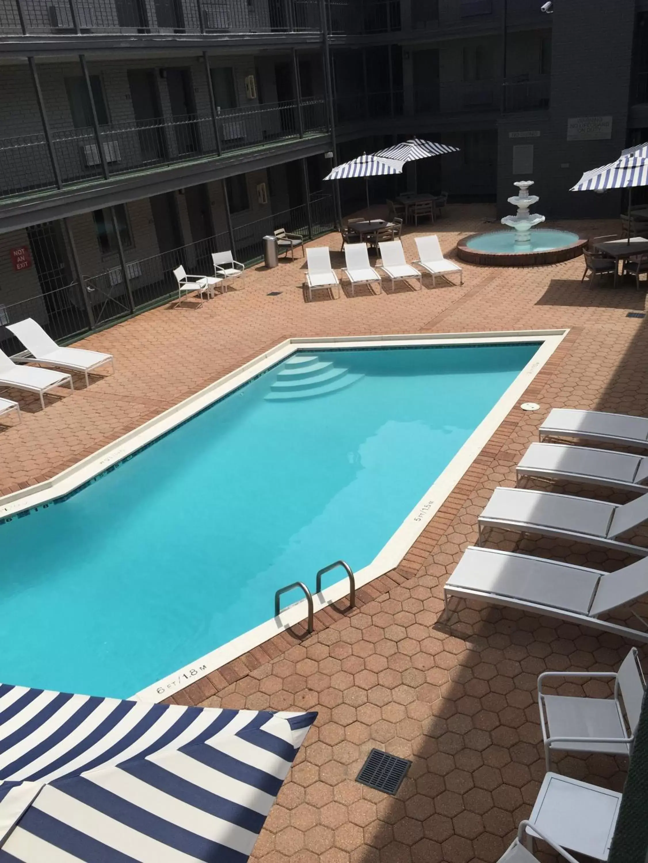 Swimming pool, Pool View in Country Inn & Suites by Radisson, Metairie (New Orleans), LA