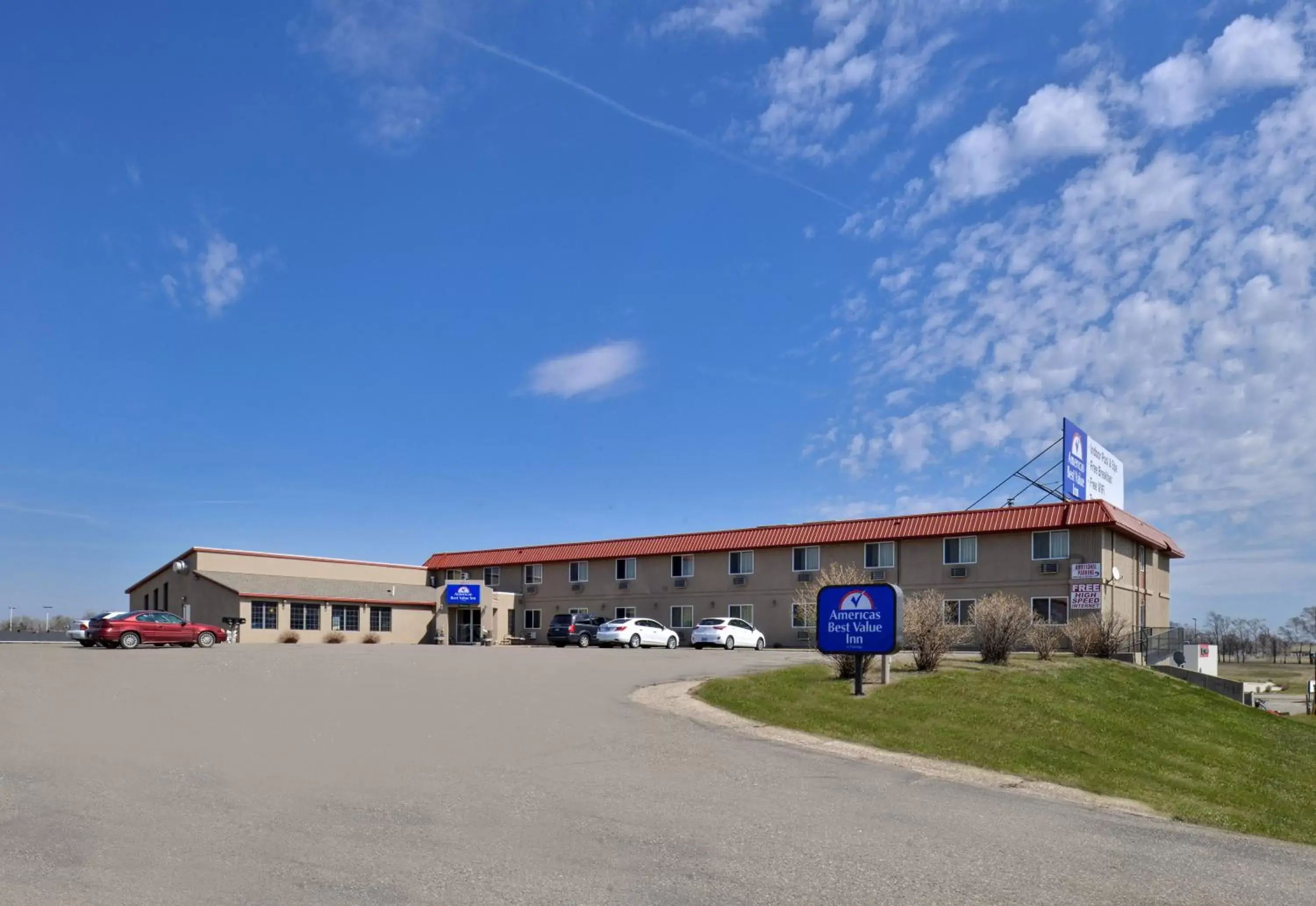 Bird's eye view, Property Building in Americas Best Value Inn Sauk Centre