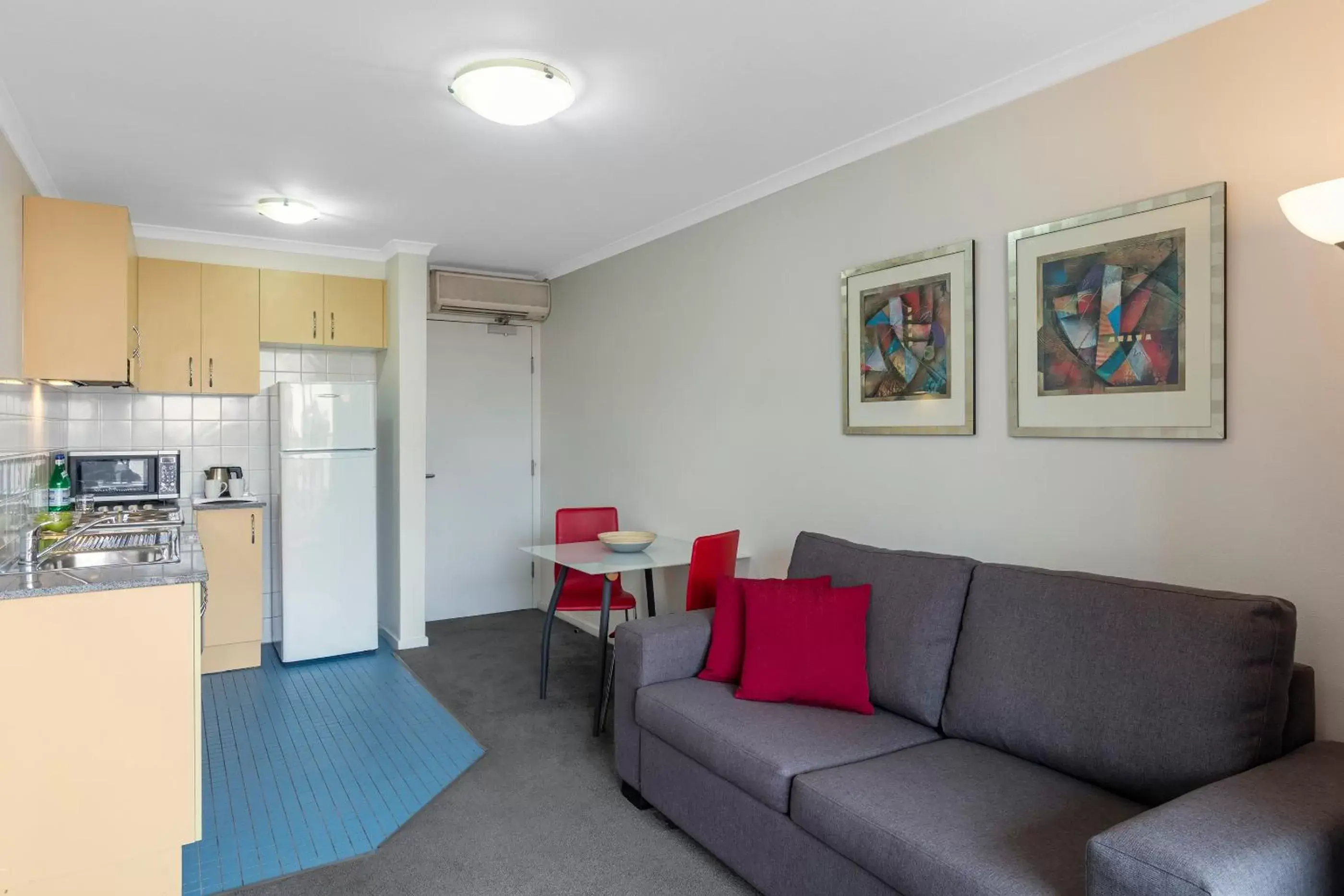 Kitchen or kitchenette, Seating Area in Nesuto Chippendale