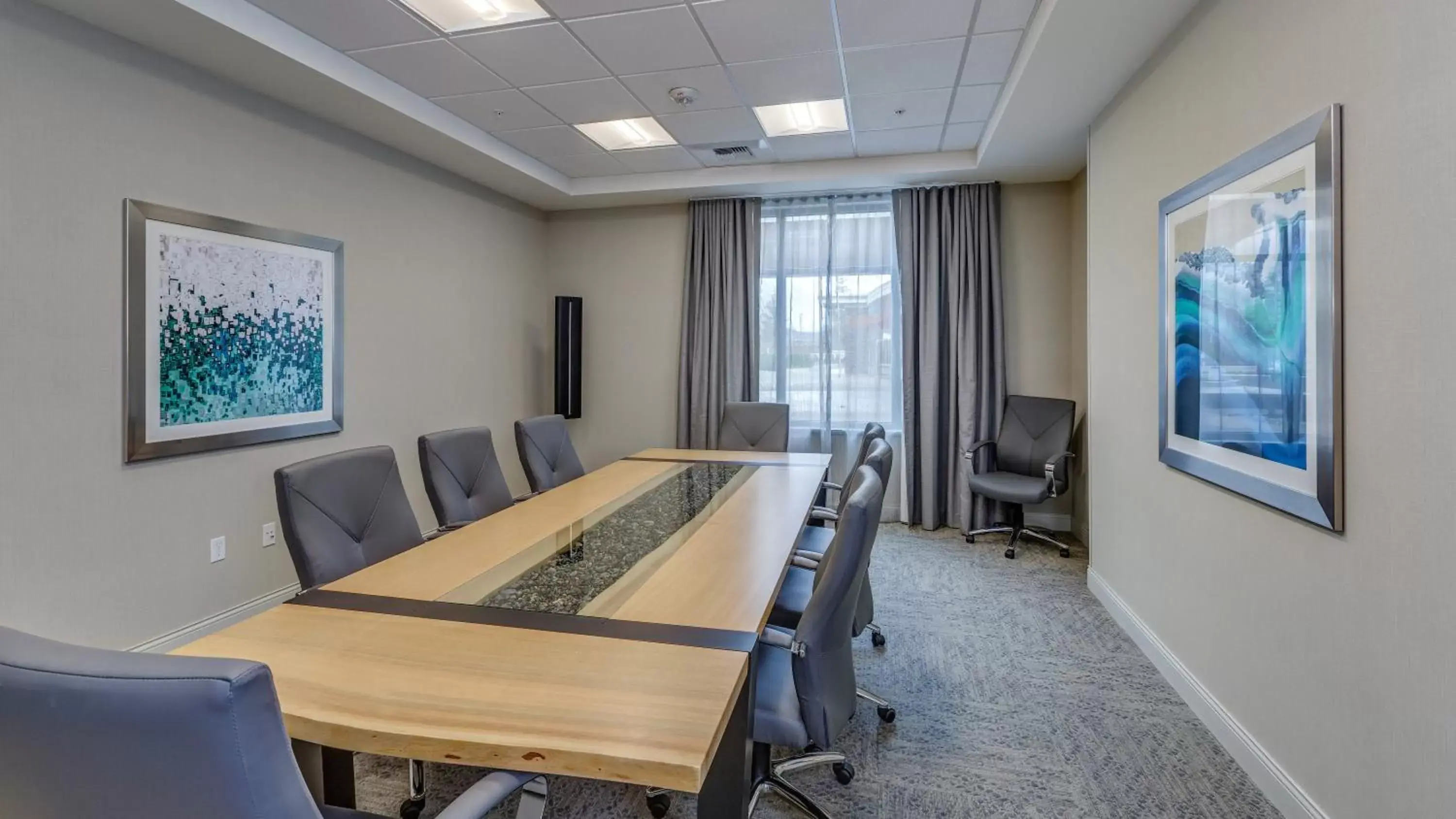 Meeting/conference room in Holiday Inn Bellingham, an IHG Hotel