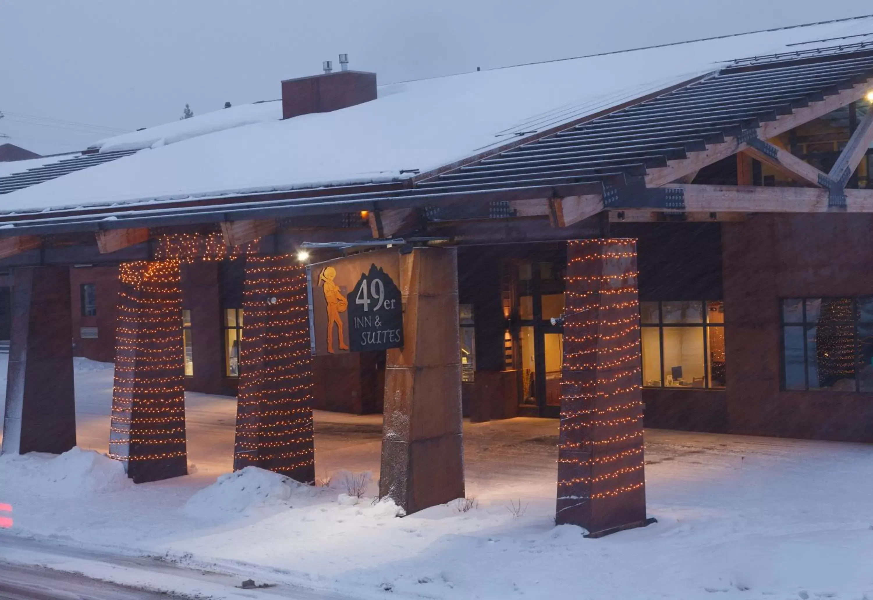 Facade/entrance, Winter in 49'er Inn & Suites