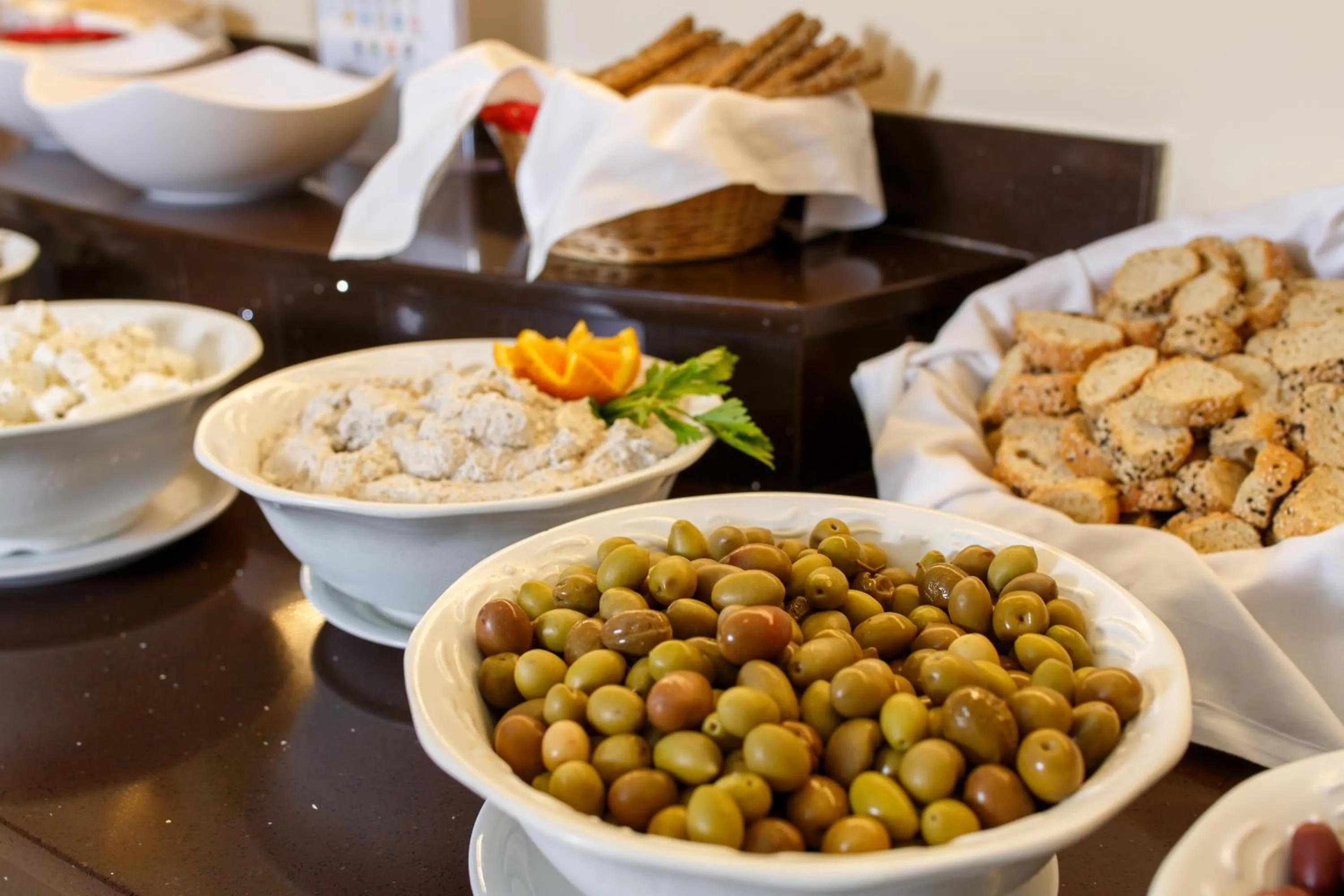 Restaurant/places to eat in Europa Beach Hotel