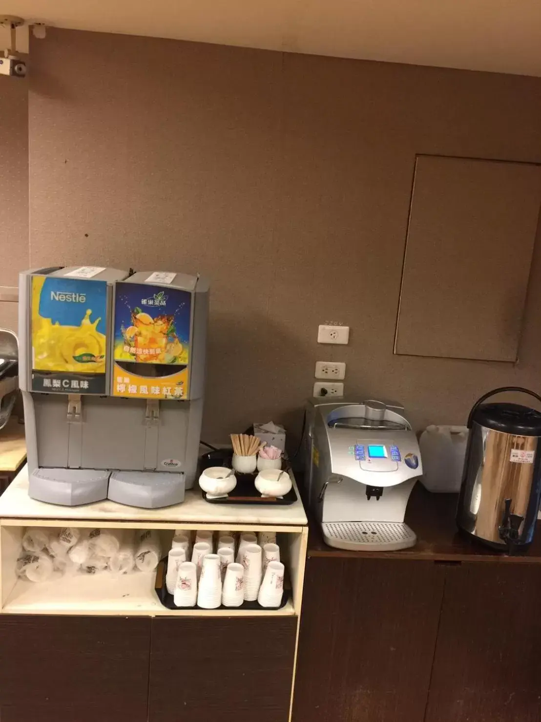 Restaurant/places to eat in Unique Hotel Restaurant/places to eat in Unique Hotel