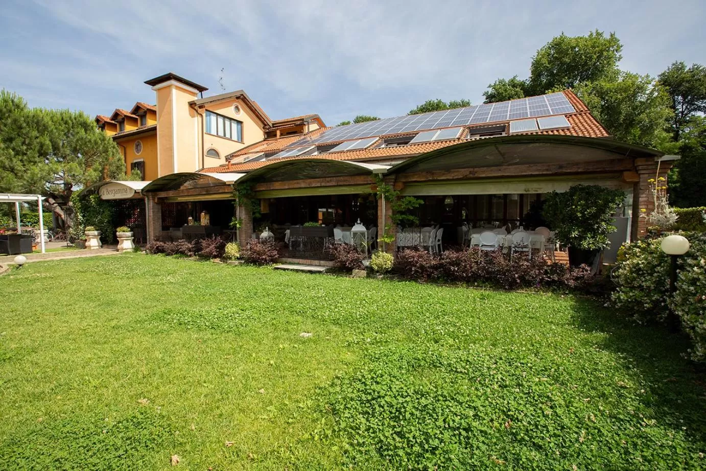 Property building in La Bergamina Hotel & Restaurant