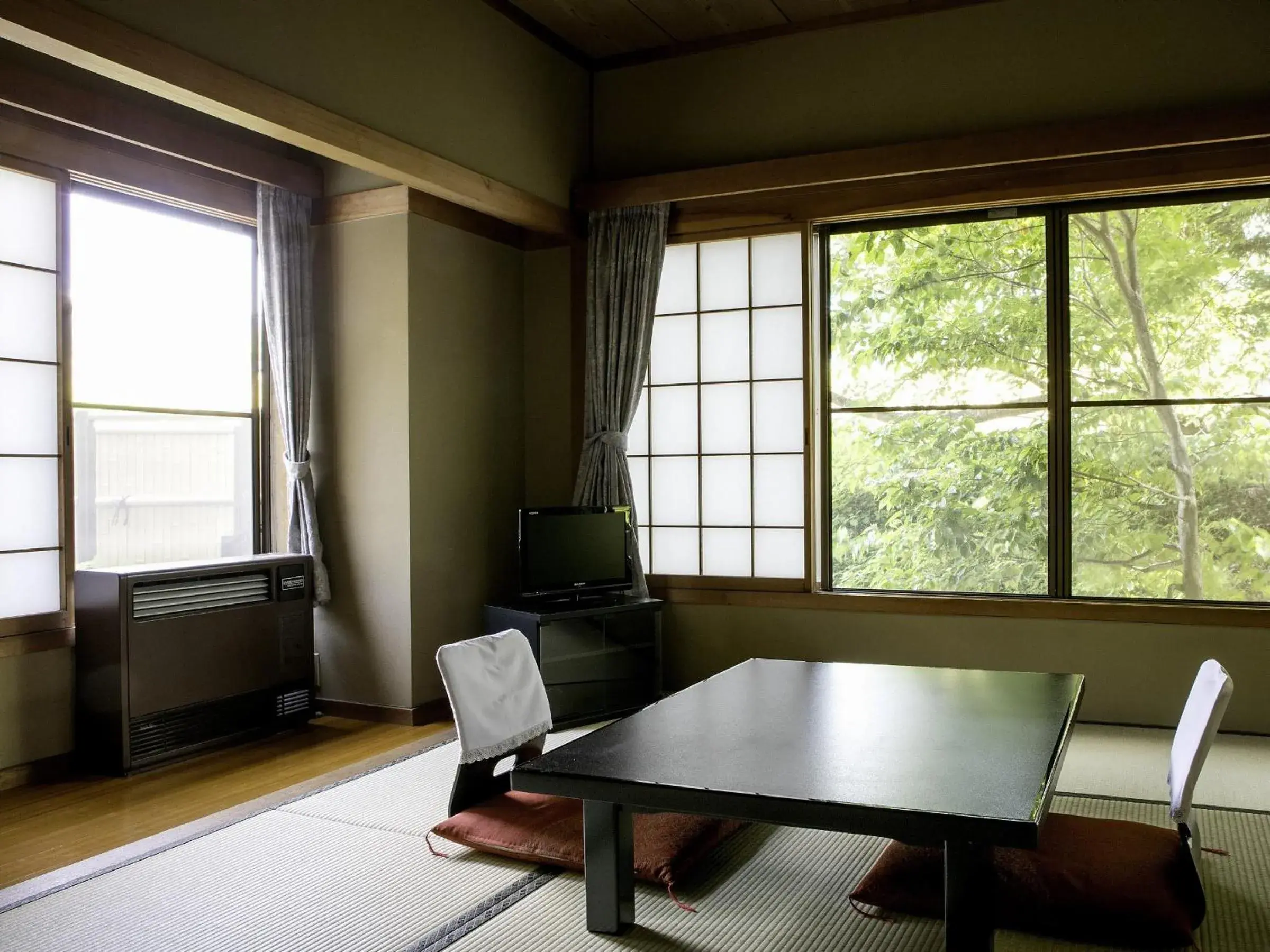 Photo of the whole room in Ryokan Warabino