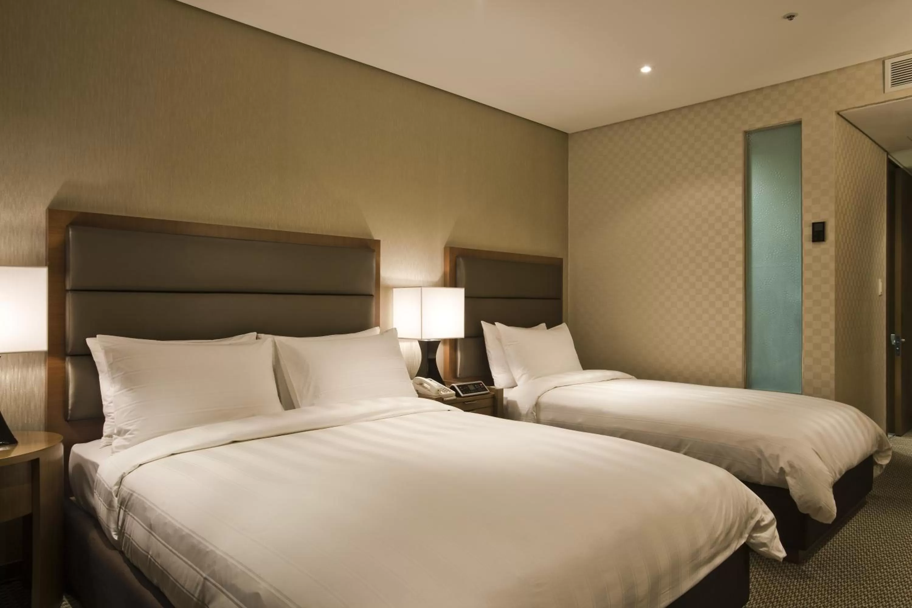 Photo of the whole room, Bed in LOTTE CITY HOTEL Mapo