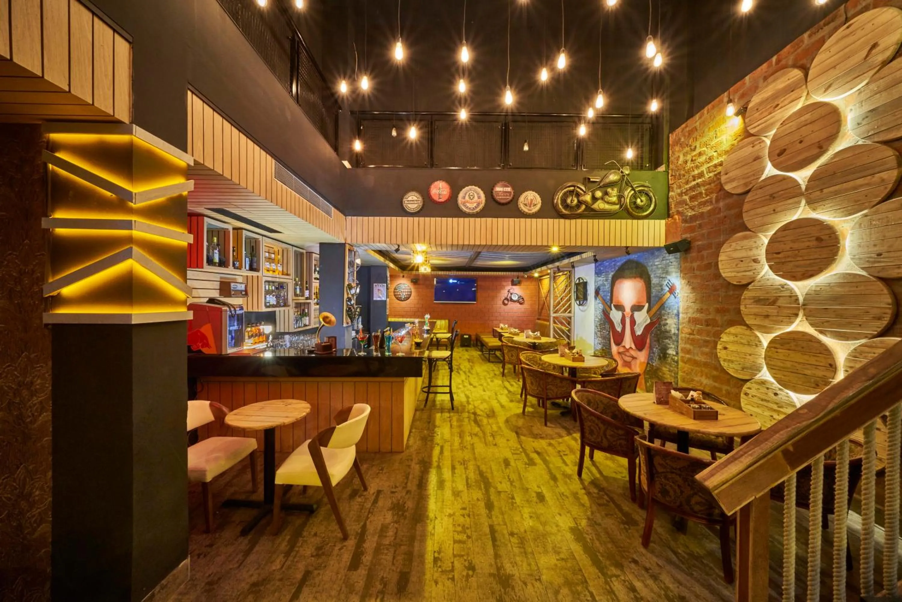 Restaurant/places to eat in Hotel Hindusthan International, Bhubaneswar