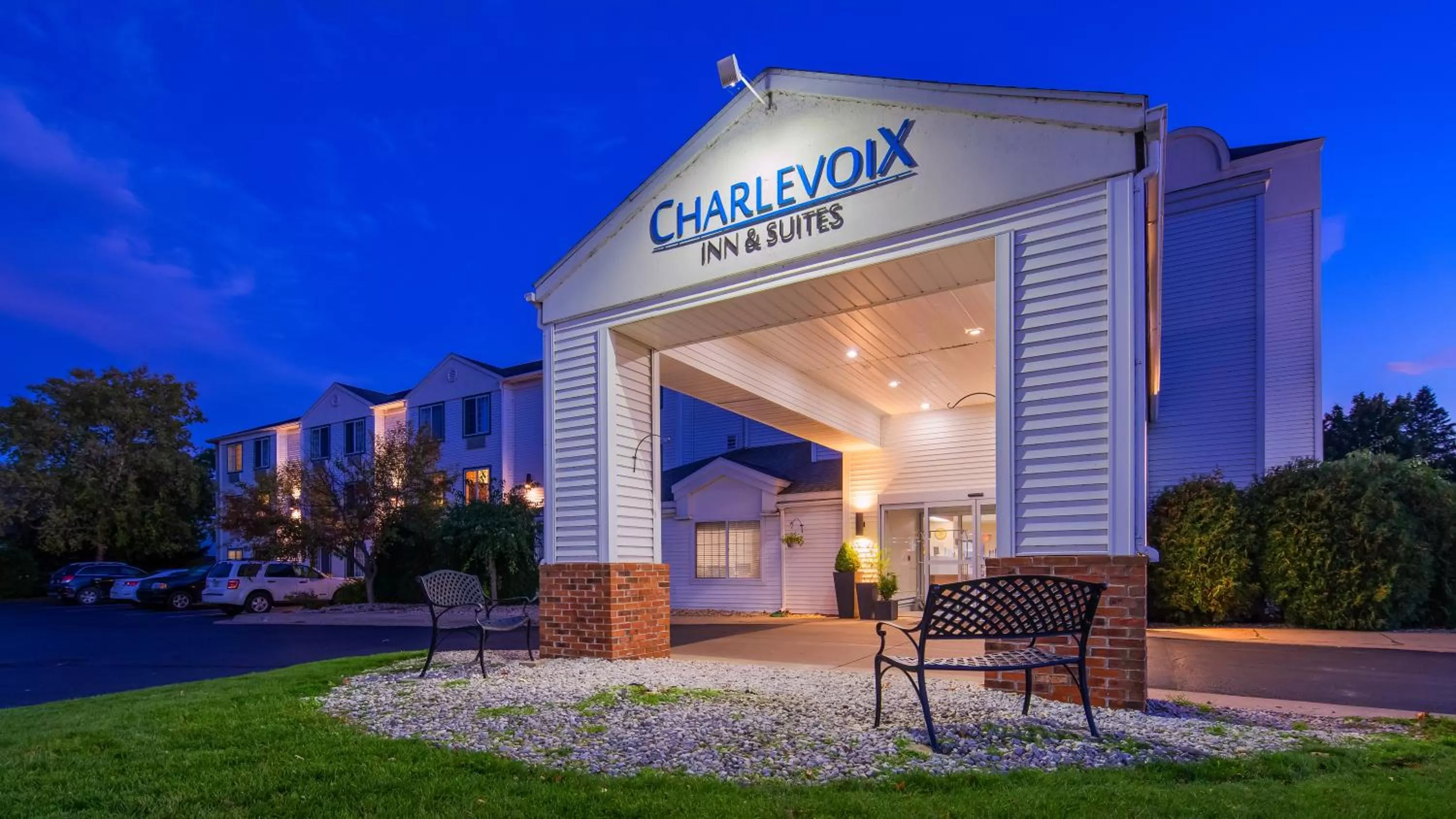 Property building in Charlevoix Inn & Suites SureStay Collection by Best Western