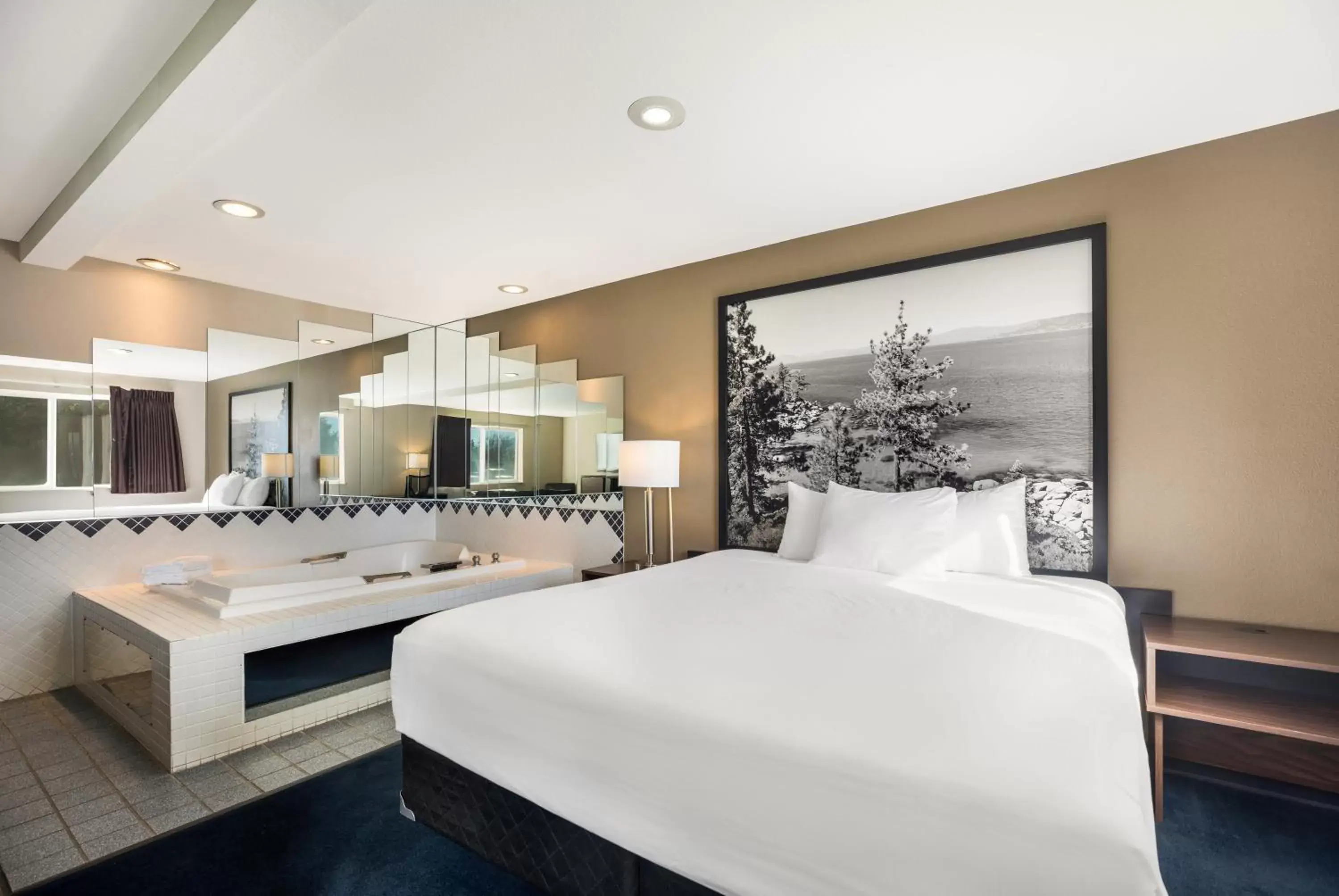 Bed in Americas Best Value Inn Sparks Bed in Americas Best Value Inn Sparks