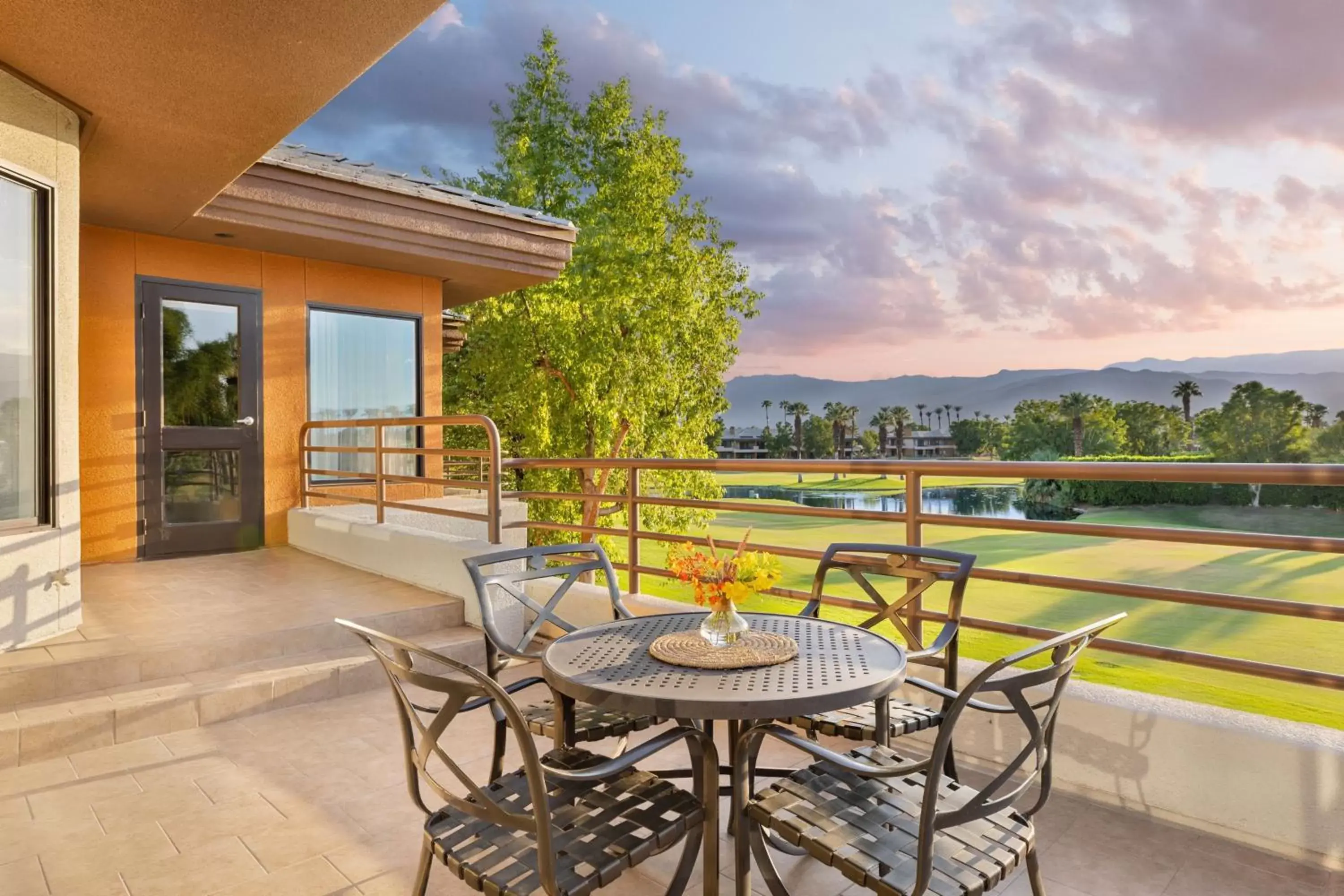 Photo of the whole room in Marriott's Desert Springs Villas I