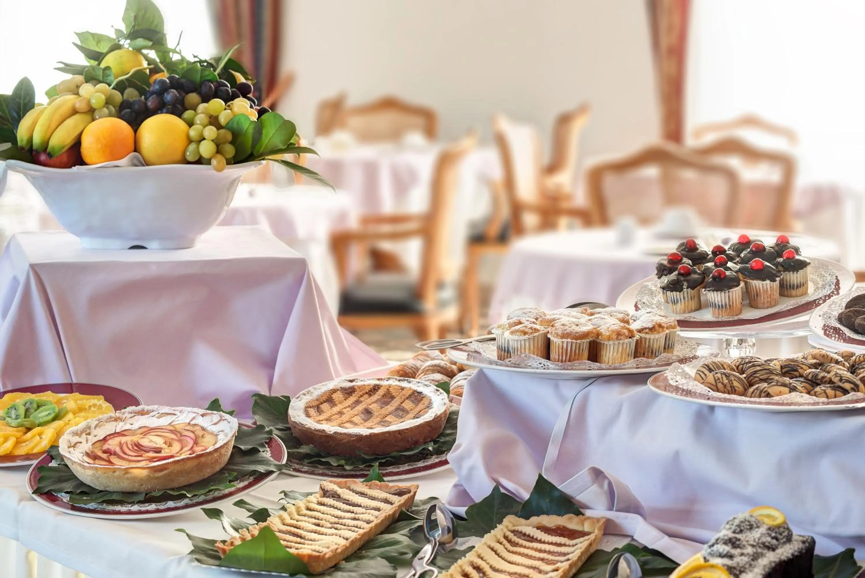 American breakfast in Hotel Caravel